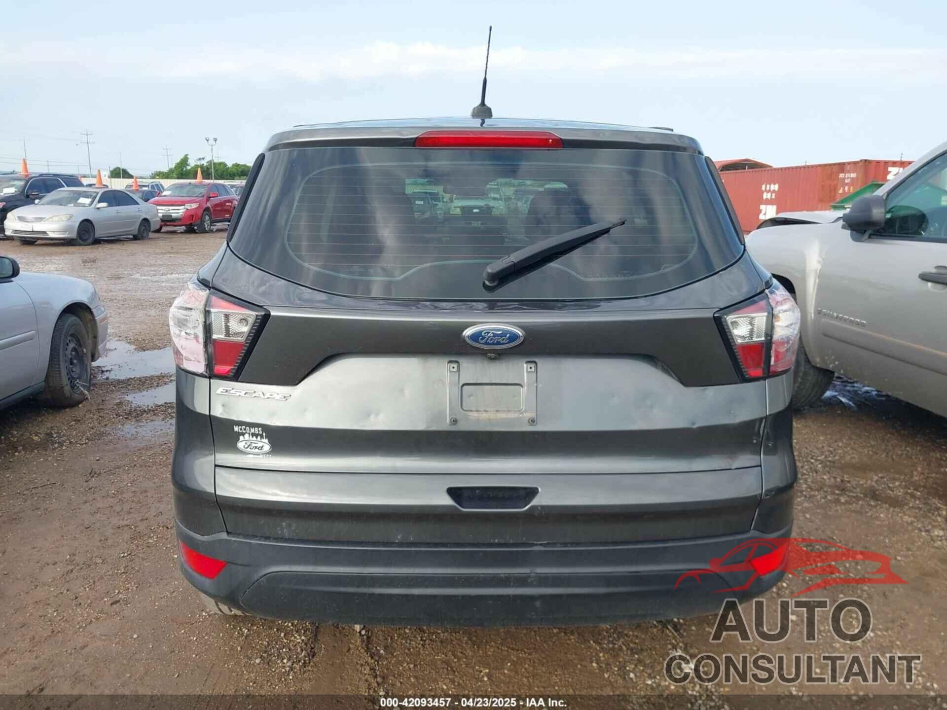 FORD ESCAPE 2017 - 1FMCU0F70HUC24455