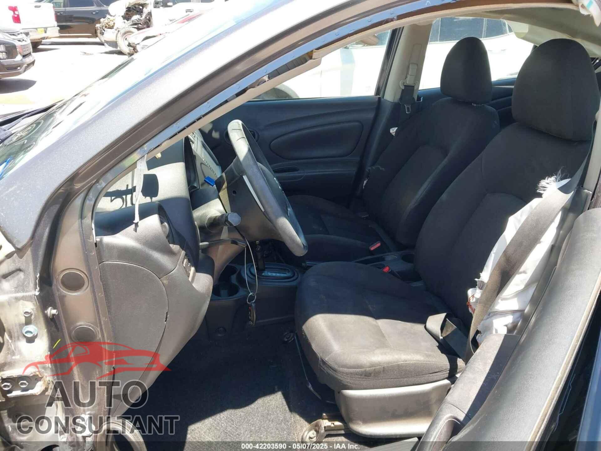 NISSAN VERSA 2019 - 3N1CN7AP4KL817841
