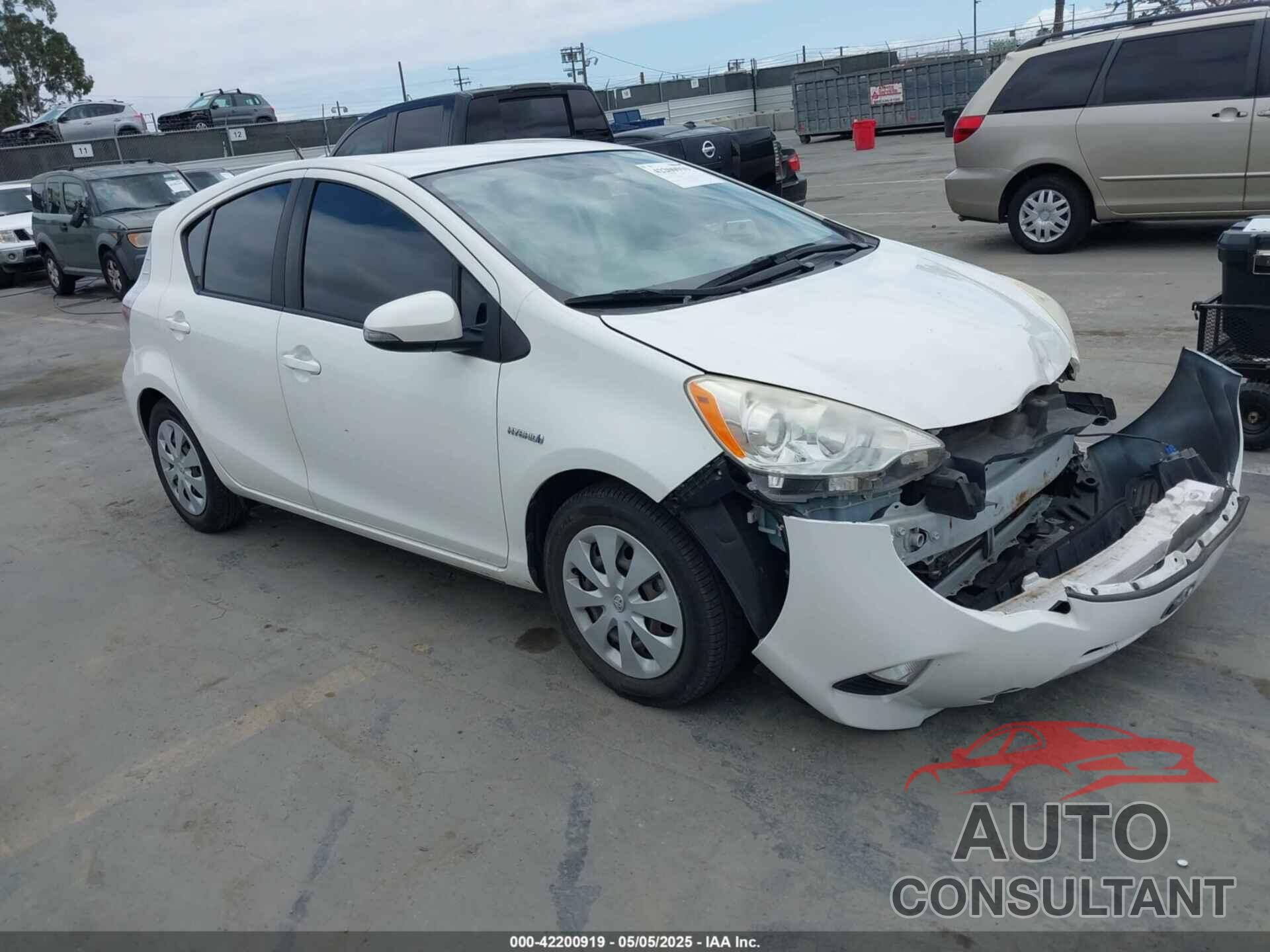 TOYOTA PRIUS C 2013 - JTDKDTB37D1041909