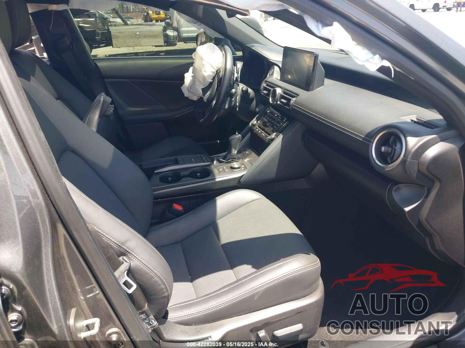 LEXUS IS 300 2022 - JTHDA1D24N5118903