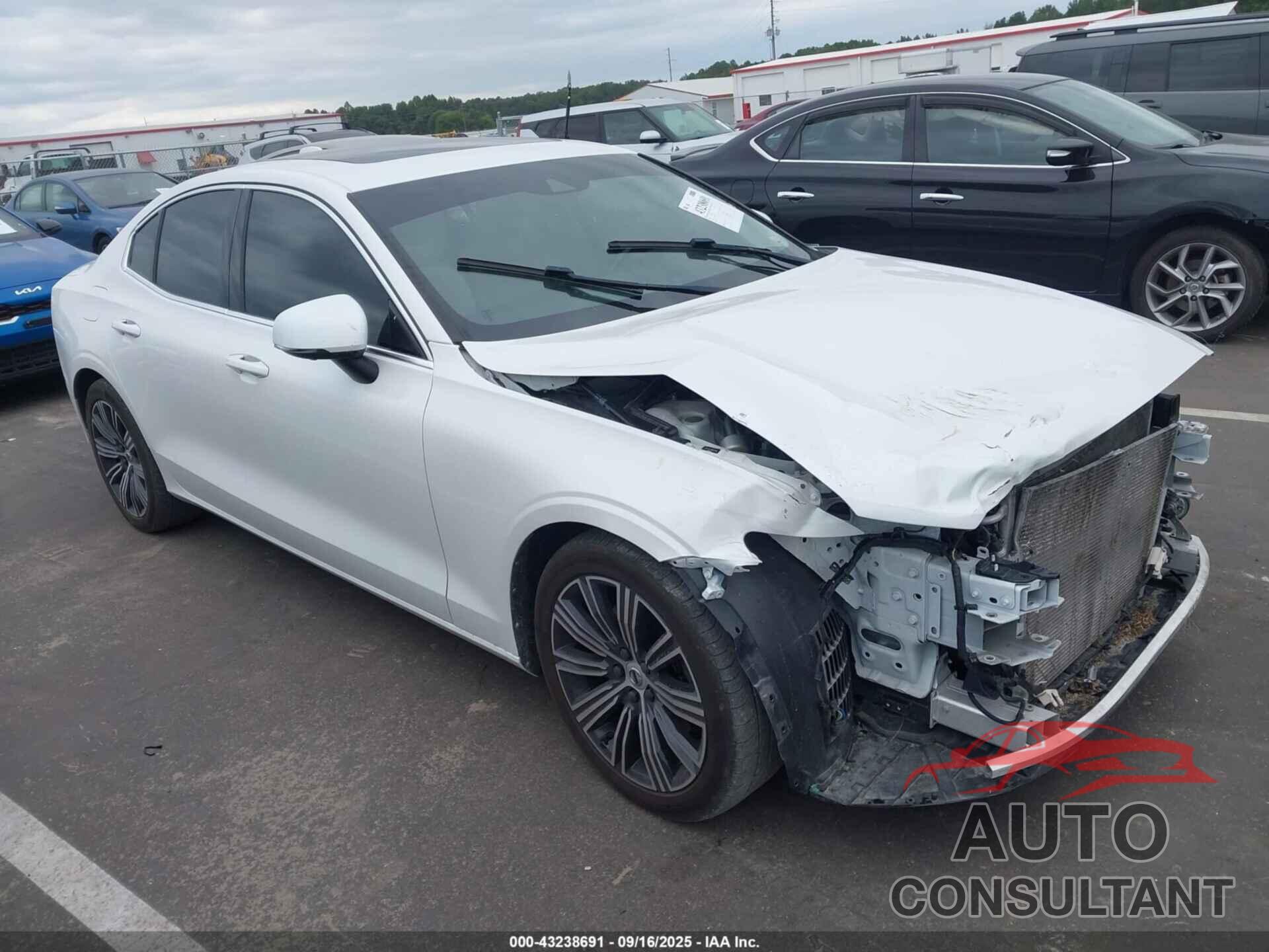 VOLVO S60 2022 - 7JRL12TL1NG177748