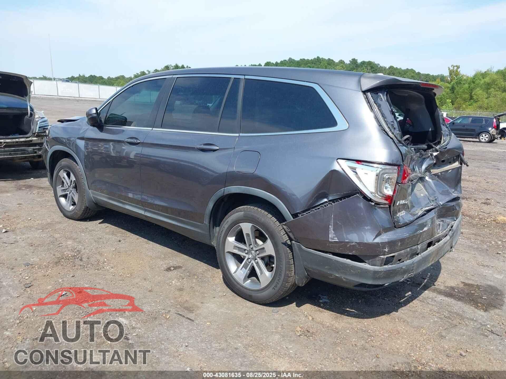 HONDA PILOT 2017 - 5FNYF5H88HB009406