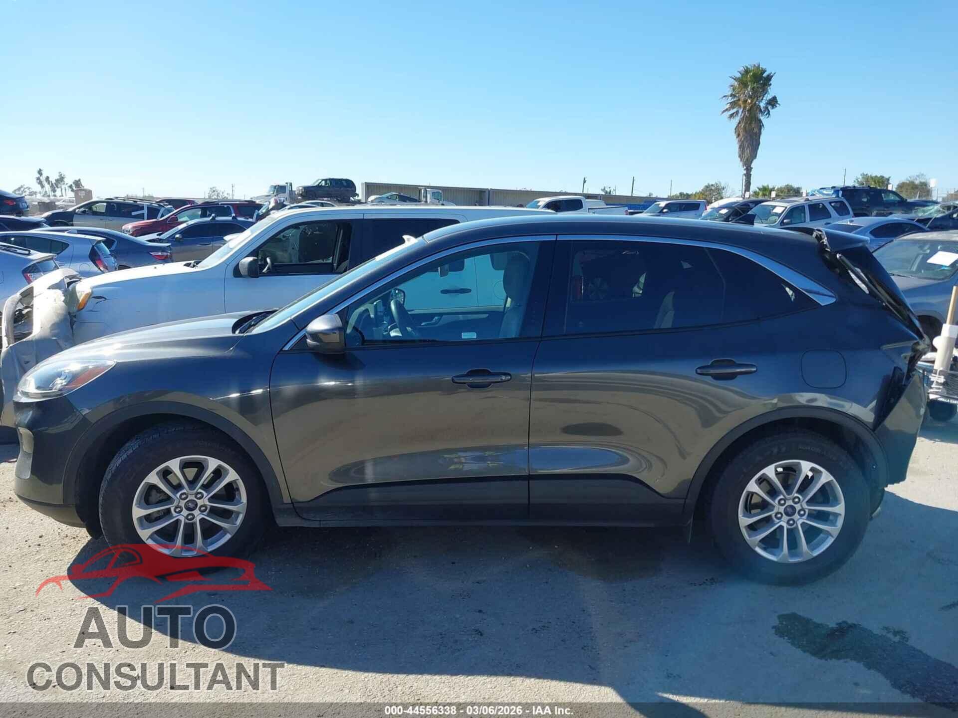 FORD ESCAPE 2020 - 1FMCU0G65LUA35329