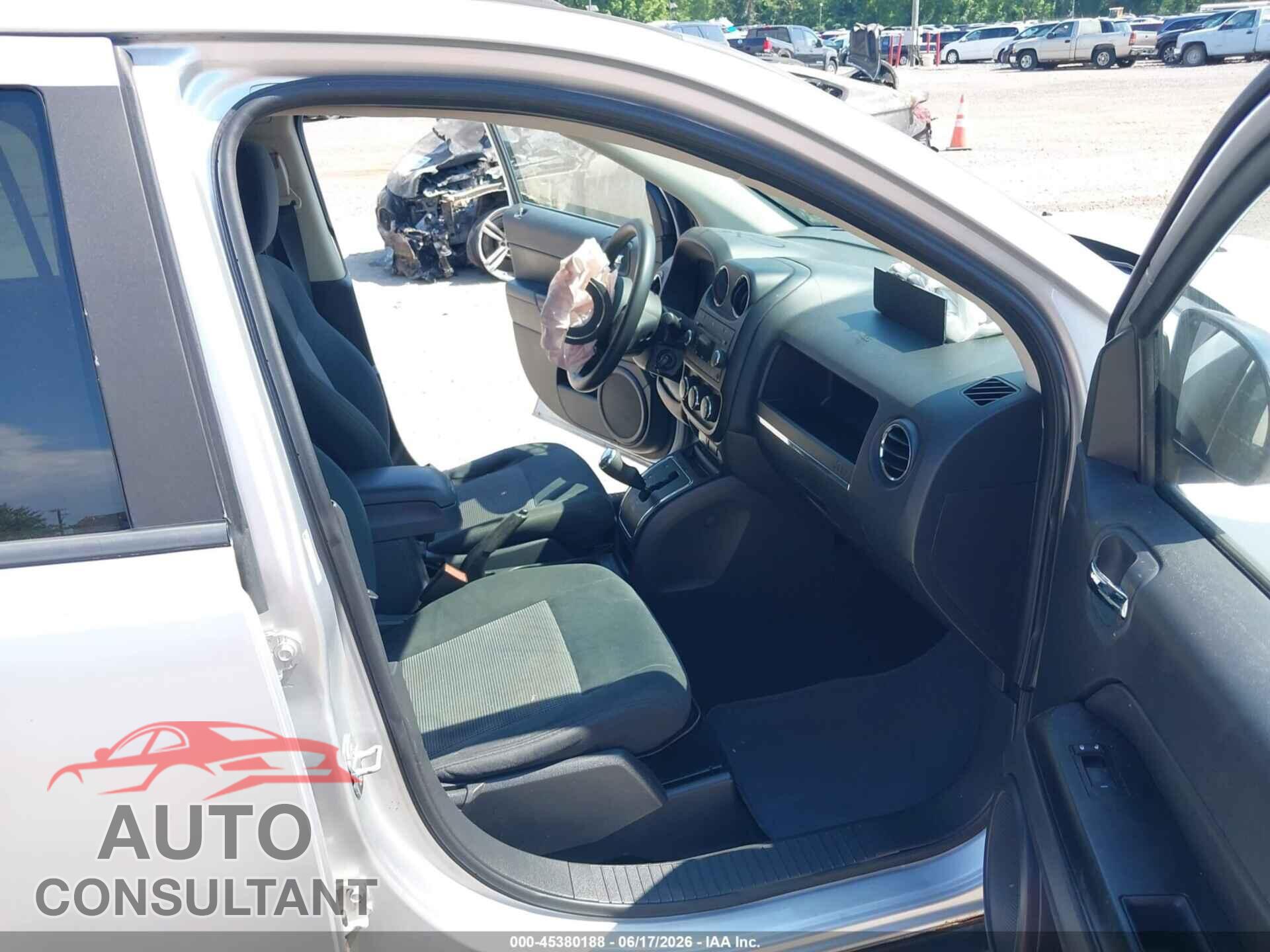 JEEP COMPASS 2011 - 1J4NF1FB5BD193464