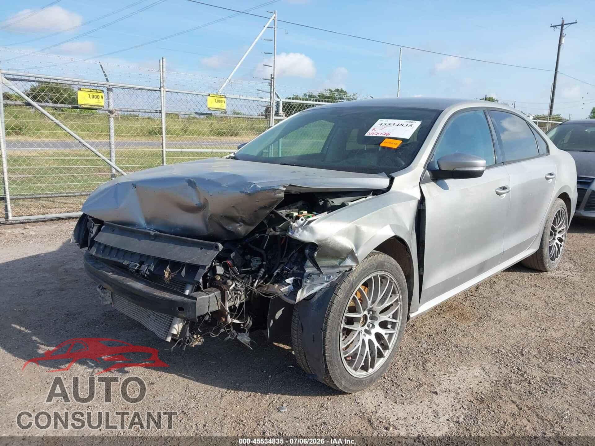 VOLKSWAGEN PASSAT 2014 - 1VWAP7A31EC002313