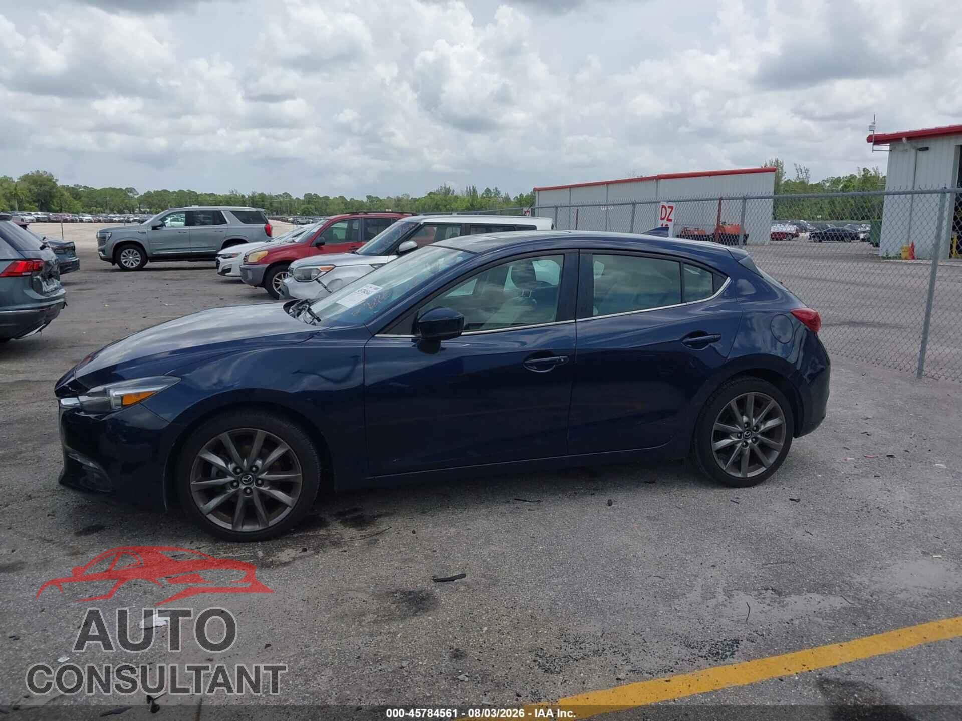 MAZDA MAZDA3 2018 - 3MZBN1M31JM259192