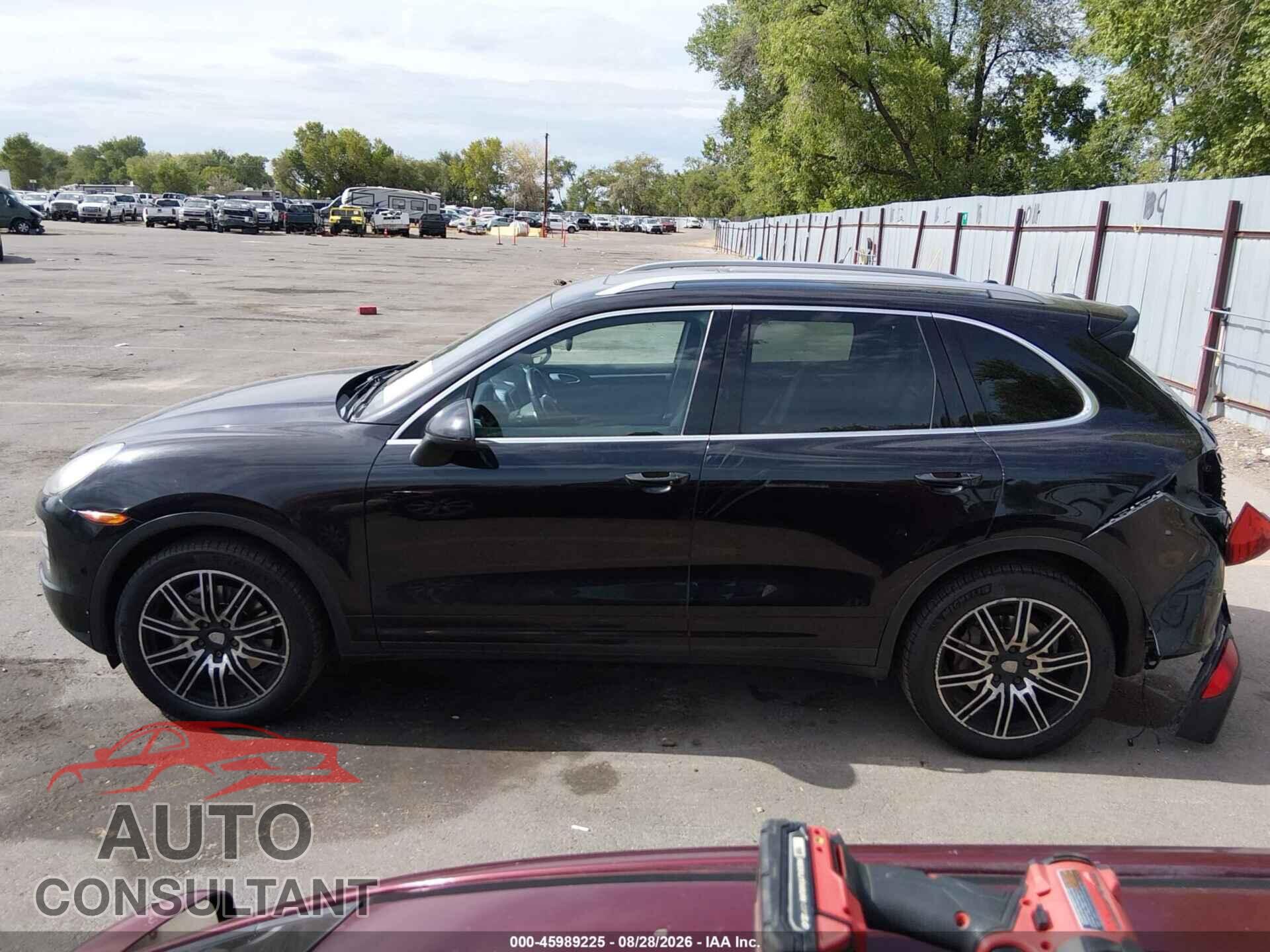 PORSCHE CAYENNE 2012 - WP1AB2A2XCLA41201