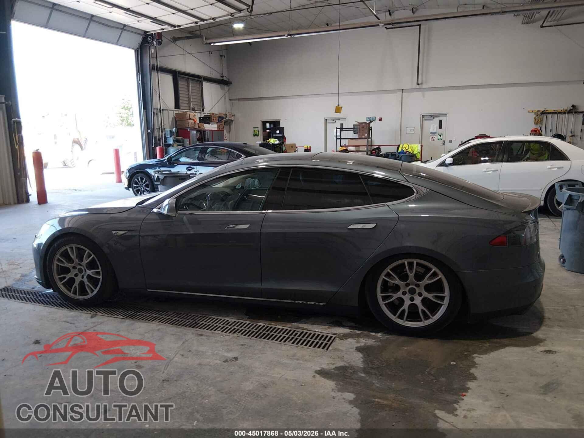 TESLA MODEL S 2013 - 5YJSA1CPXDFP13564