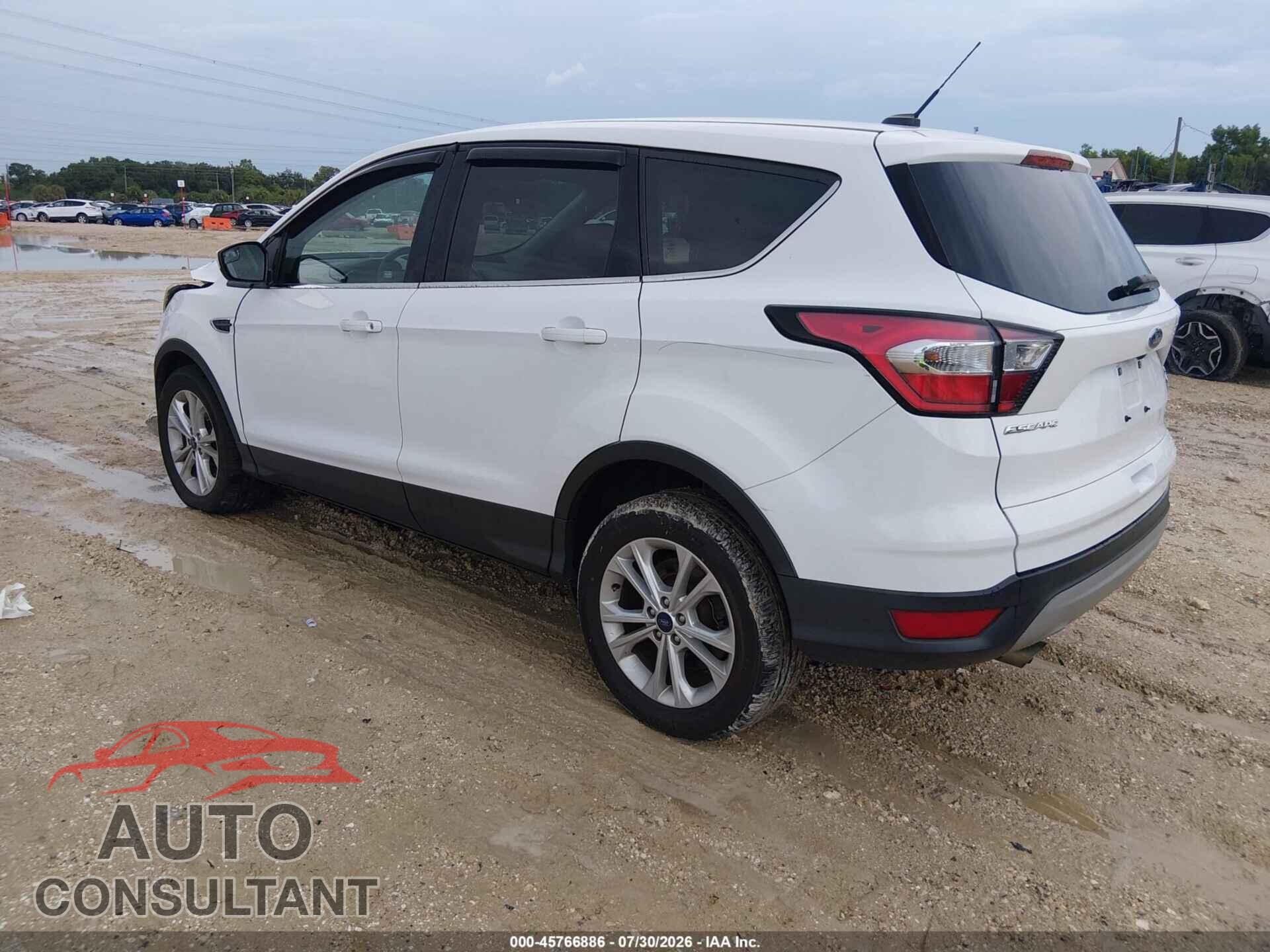 FORD ESCAPE 2017 - 1FMCU9GD4HUC40604