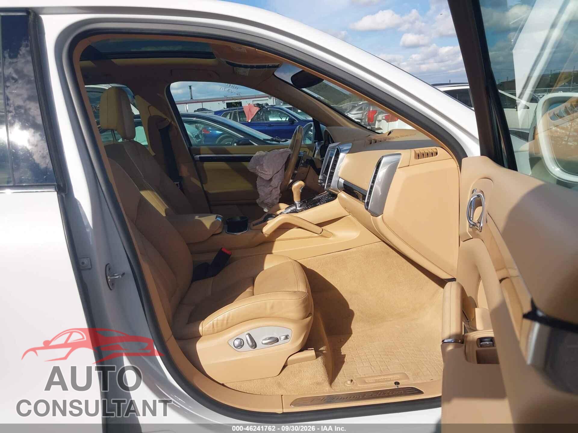 PORSCHE CAYENNE 2017 - WP1AA2A28HKA83561