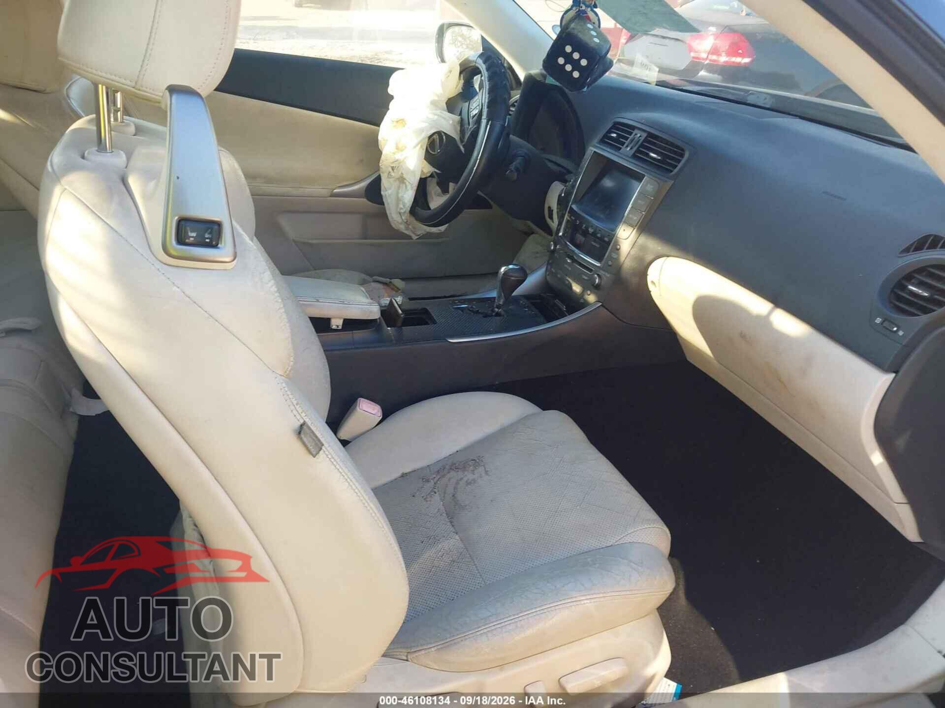 LEXUS IS 250C 2010 - JTHFF2C23A2504967