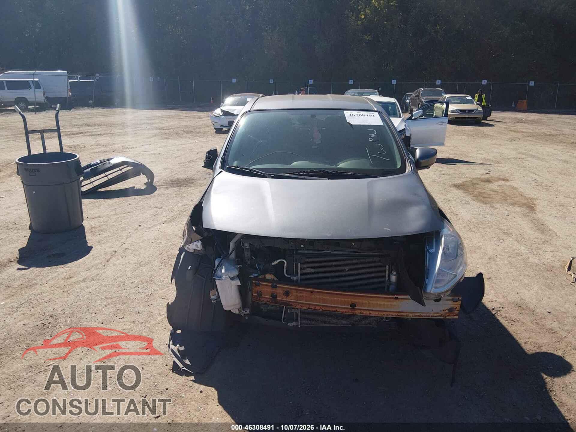 NISSAN VERSA 2019 - 3N1CN7AP3KL881207