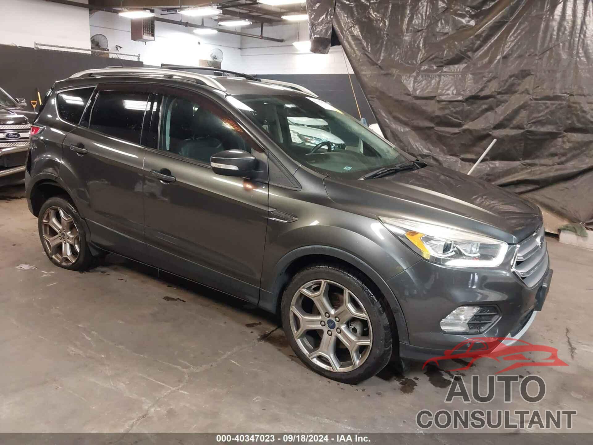 FORD ESCAPE 2017 - 1FMCU9J95HUA63615