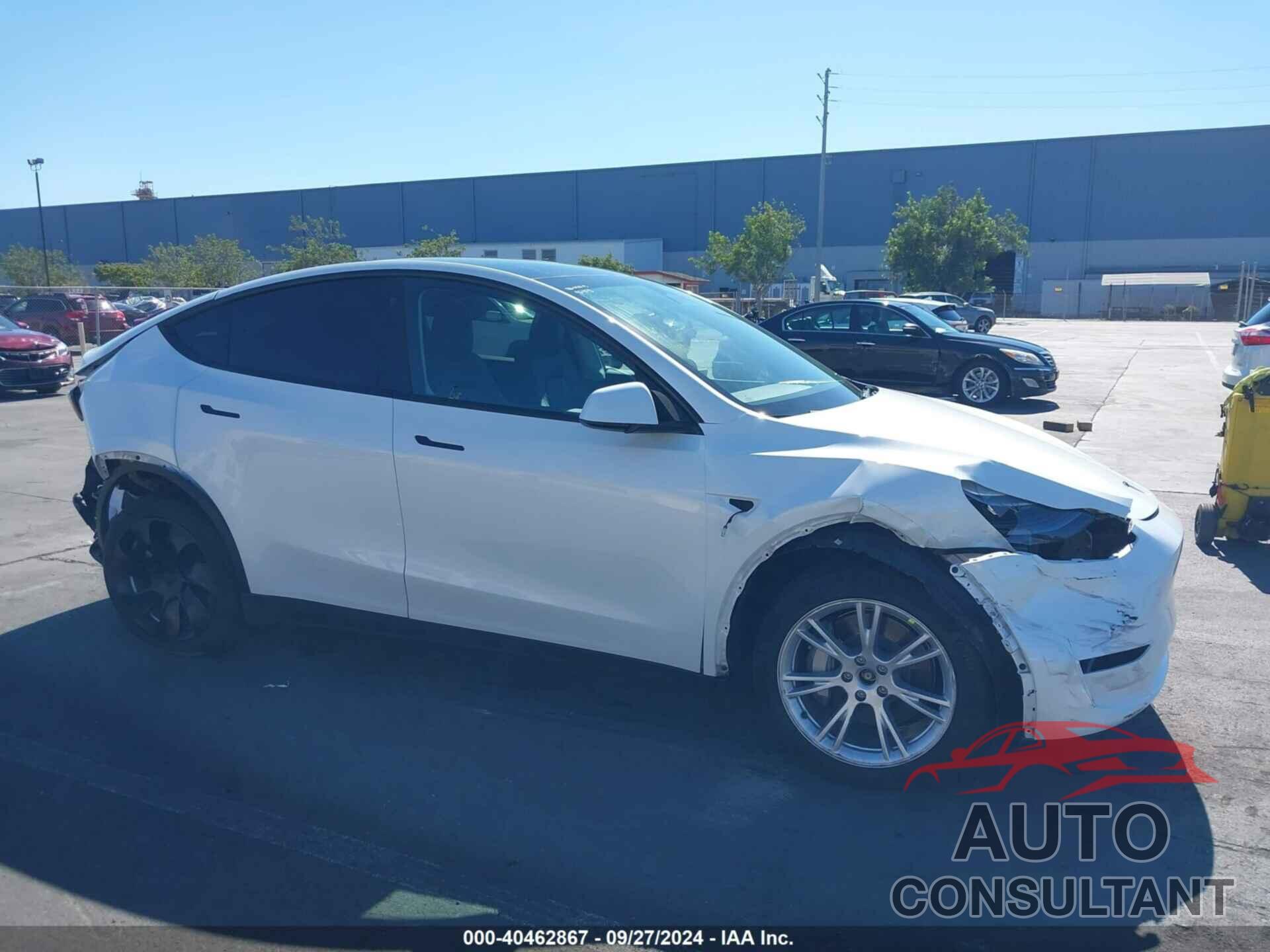 TESLA MODEL Y 2023 - 7SAYGDEE8PF634374