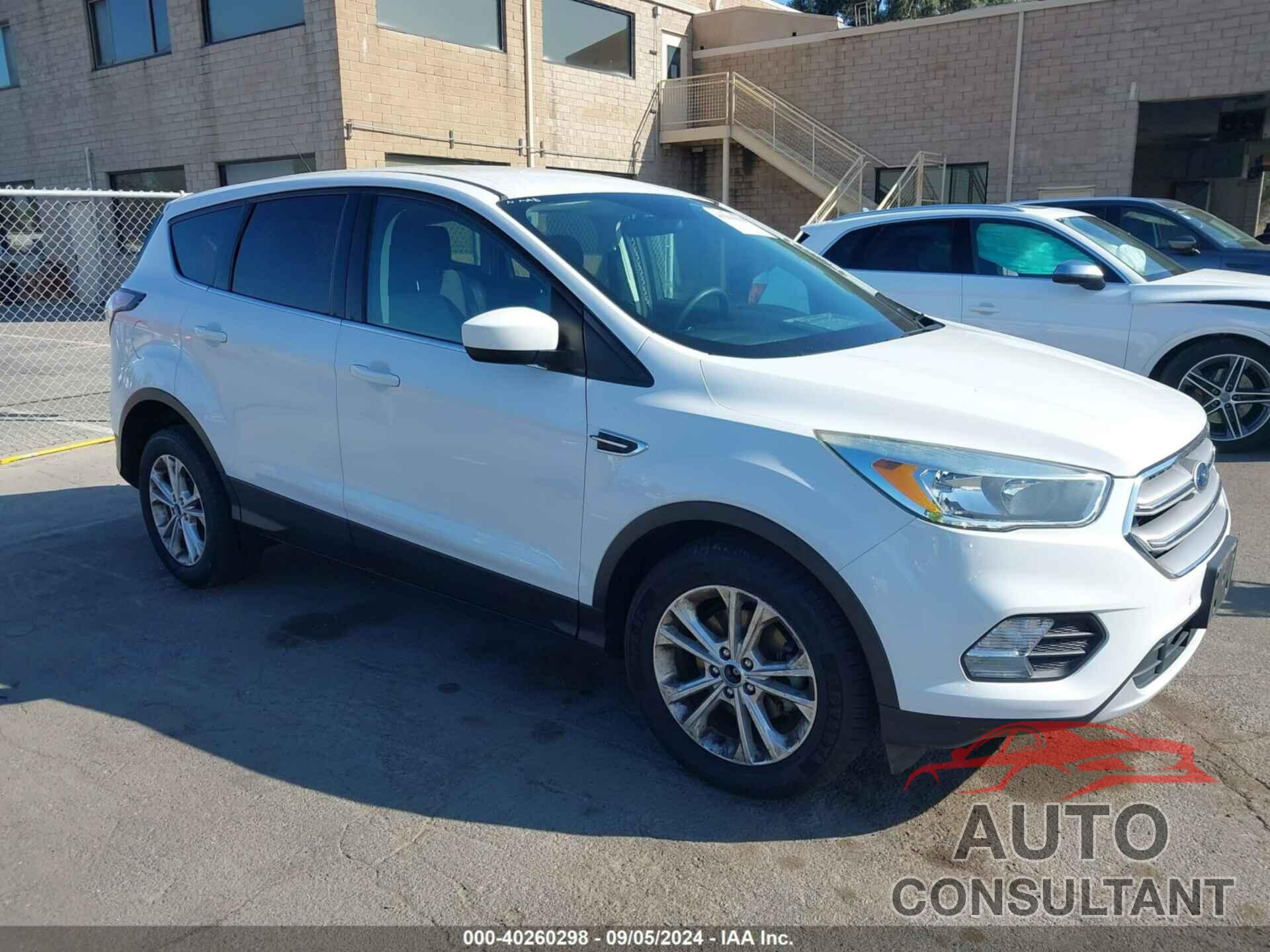 FORD ESCAPE 2017 - 1FMCU0GD3HUD42164