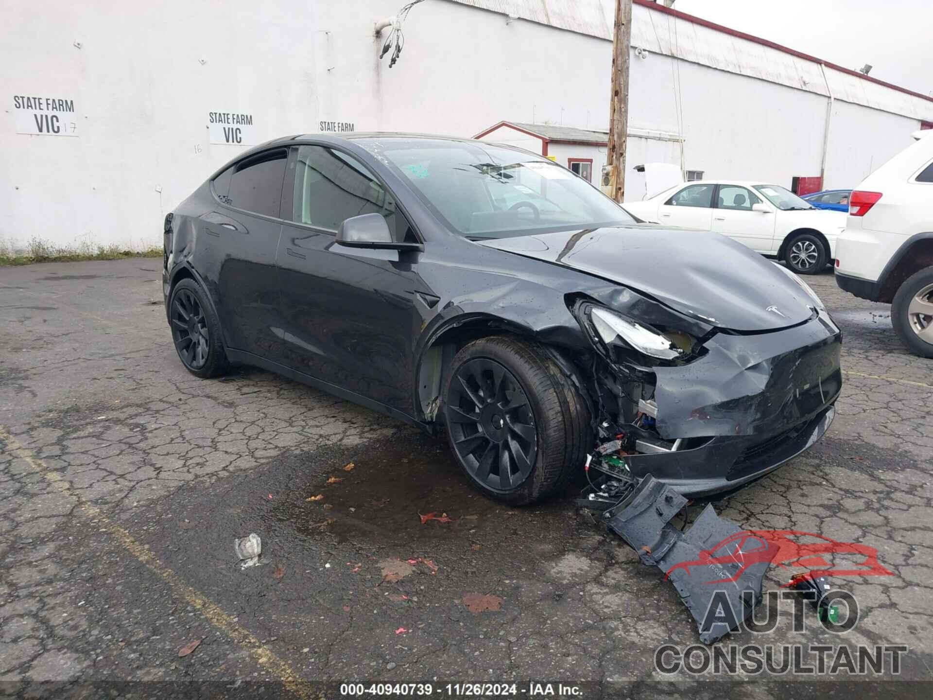 TESLA MODEL Y 2024 - 7SAYGDEE1RF102483