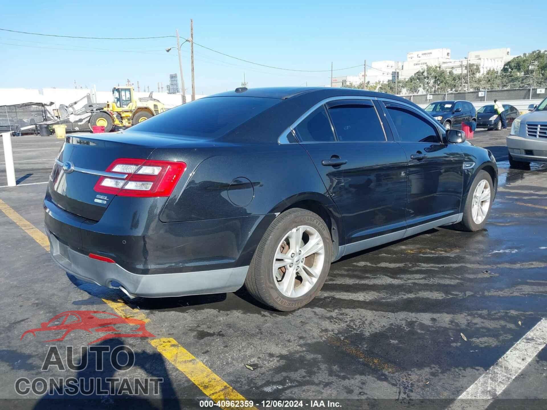 FORD TAURUS 2013 - 1FAHP2H82DG200031
