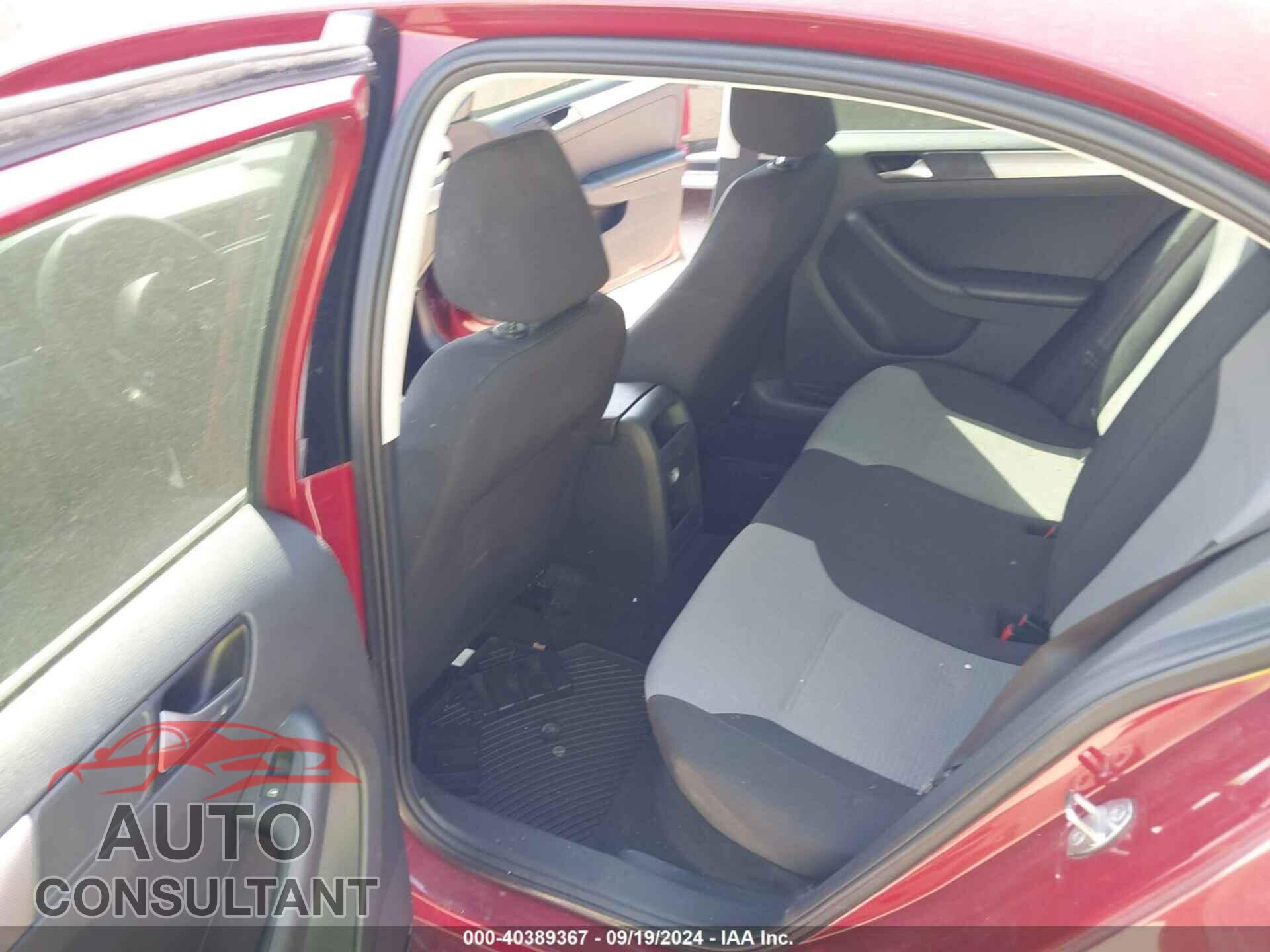 VOLKSWAGEN JETTA 2017 - 3VW2B7AJ3HM256609