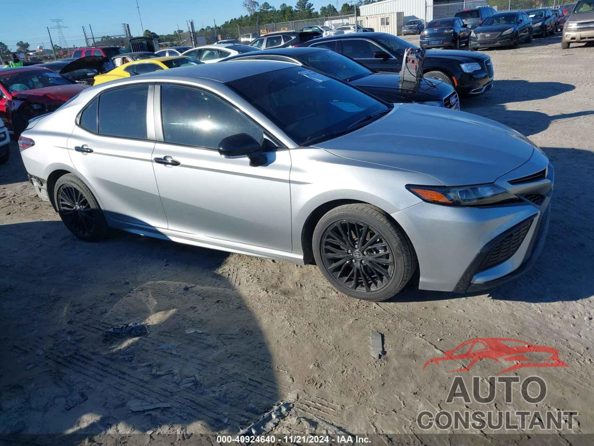 TOYOTA CAMRY 2022 - 4T1T11AK8NU038913