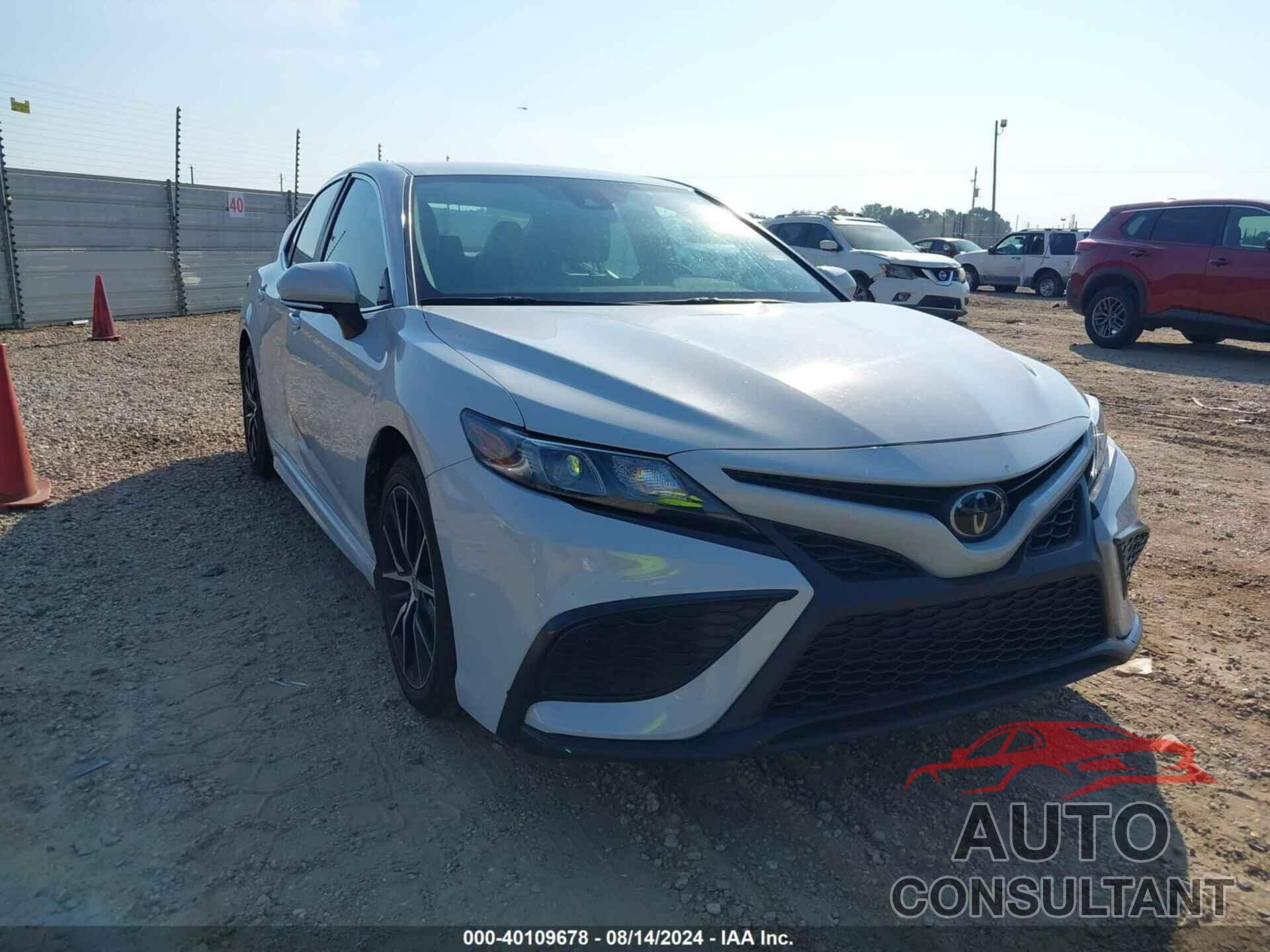 TOYOTA CAMRY 2023 - 4T1G11AK6PU105870