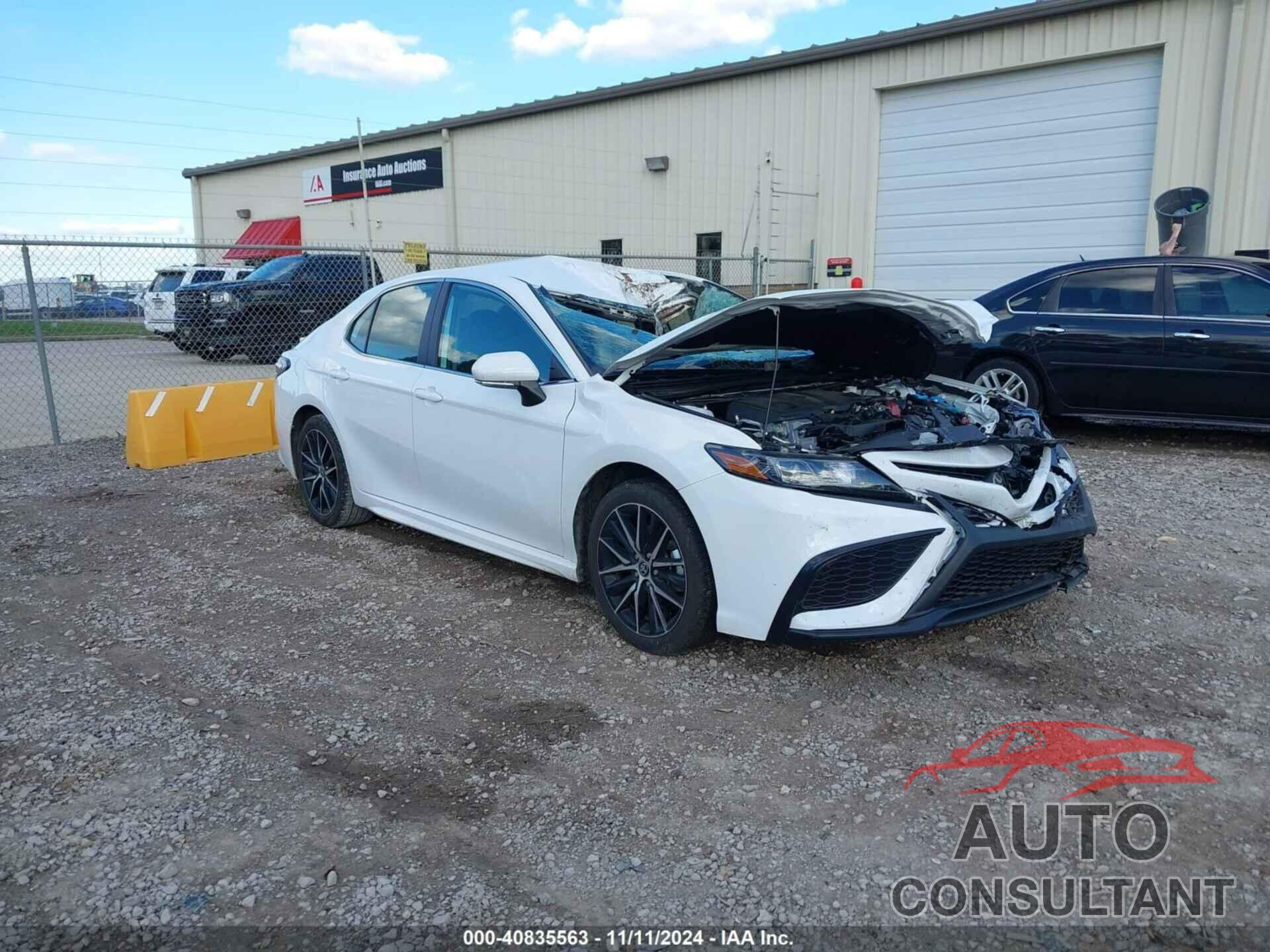 TOYOTA CAMRY 2024 - 4T1G11AK5RU886495