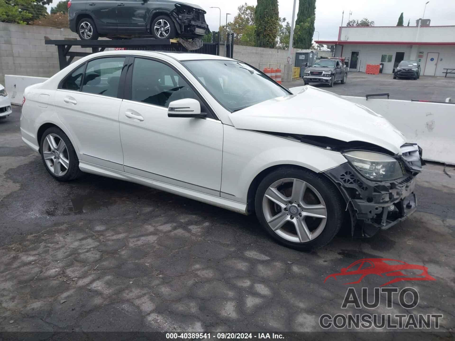MERCEDES-BENZ C 300 2011 - WDDGF5EBXBR146530