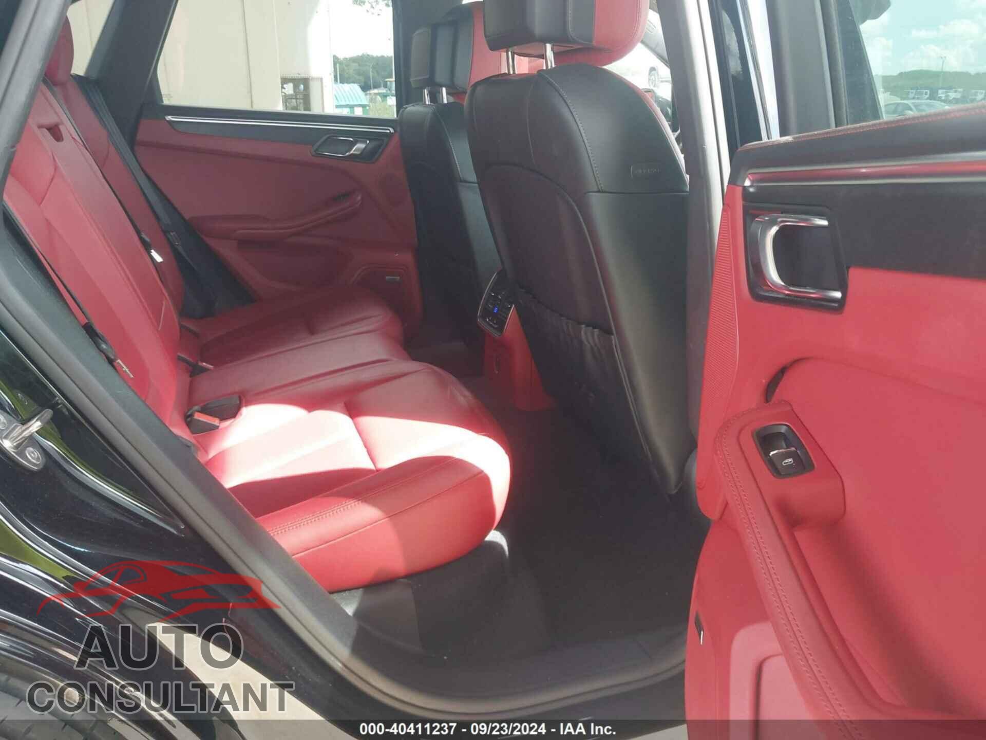 PORSCHE MACAN 2018 - WP1AG2A59JLB62360