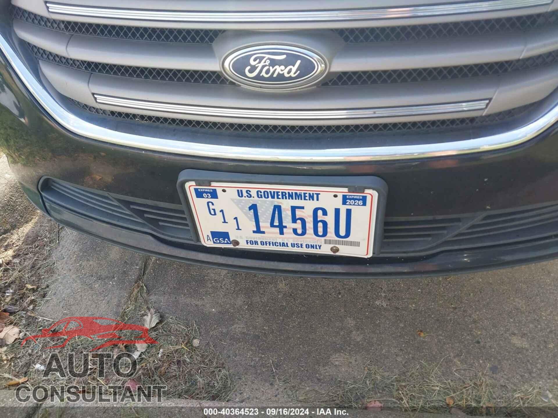 FORD TAURUS 2018 - 1FAHP2D89JG137480