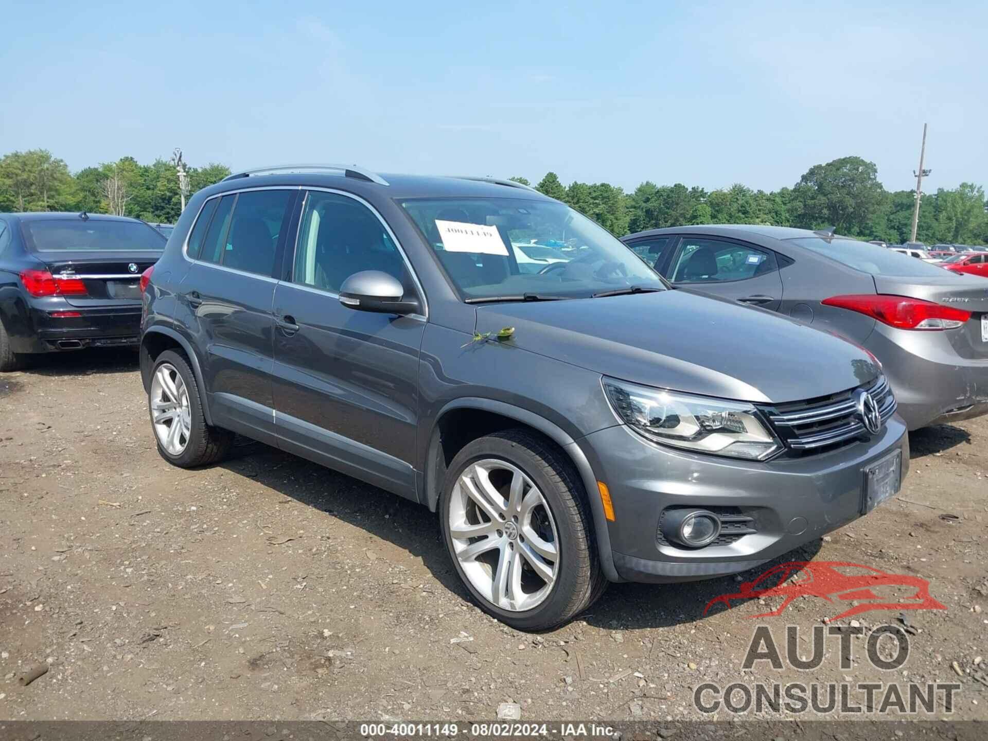 VOLKSWAGEN TIGUAN 2016 - WVGBV7AX3GW565425