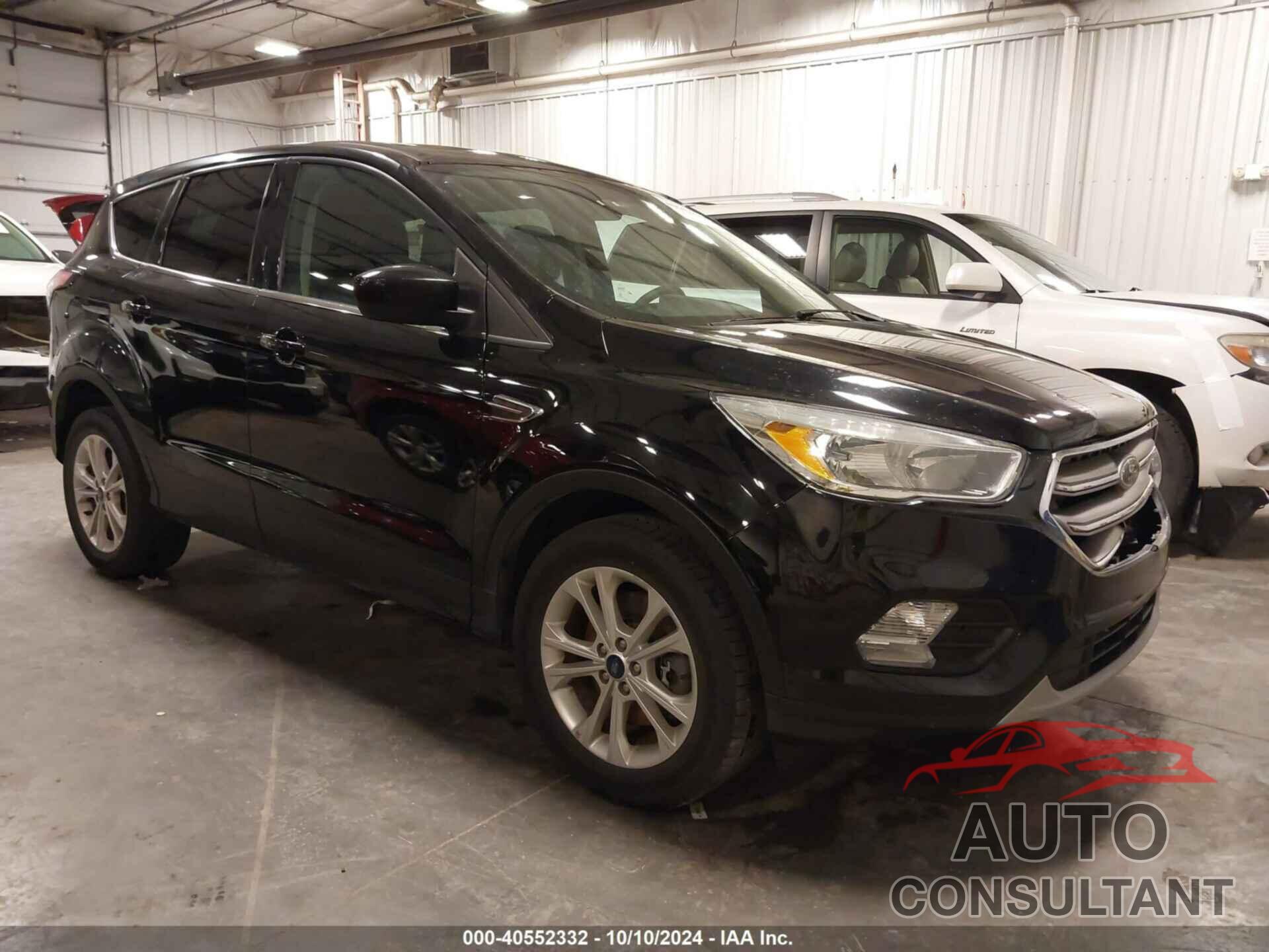 FORD ESCAPE 2017 - 1FMCU9G9XHUD43361