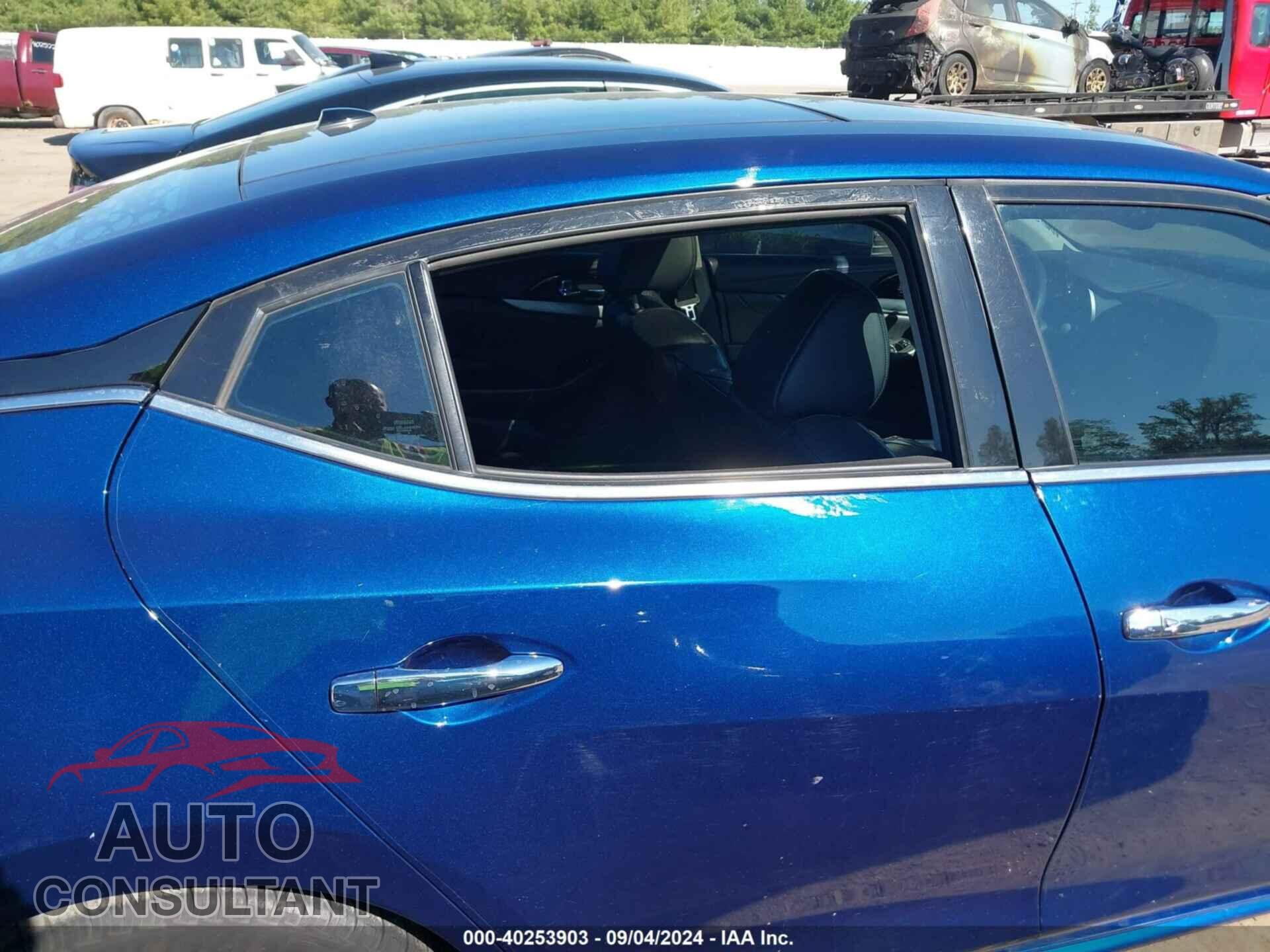 NISSAN MAXIMA 2017 - 1N4AA6AP1HC383530