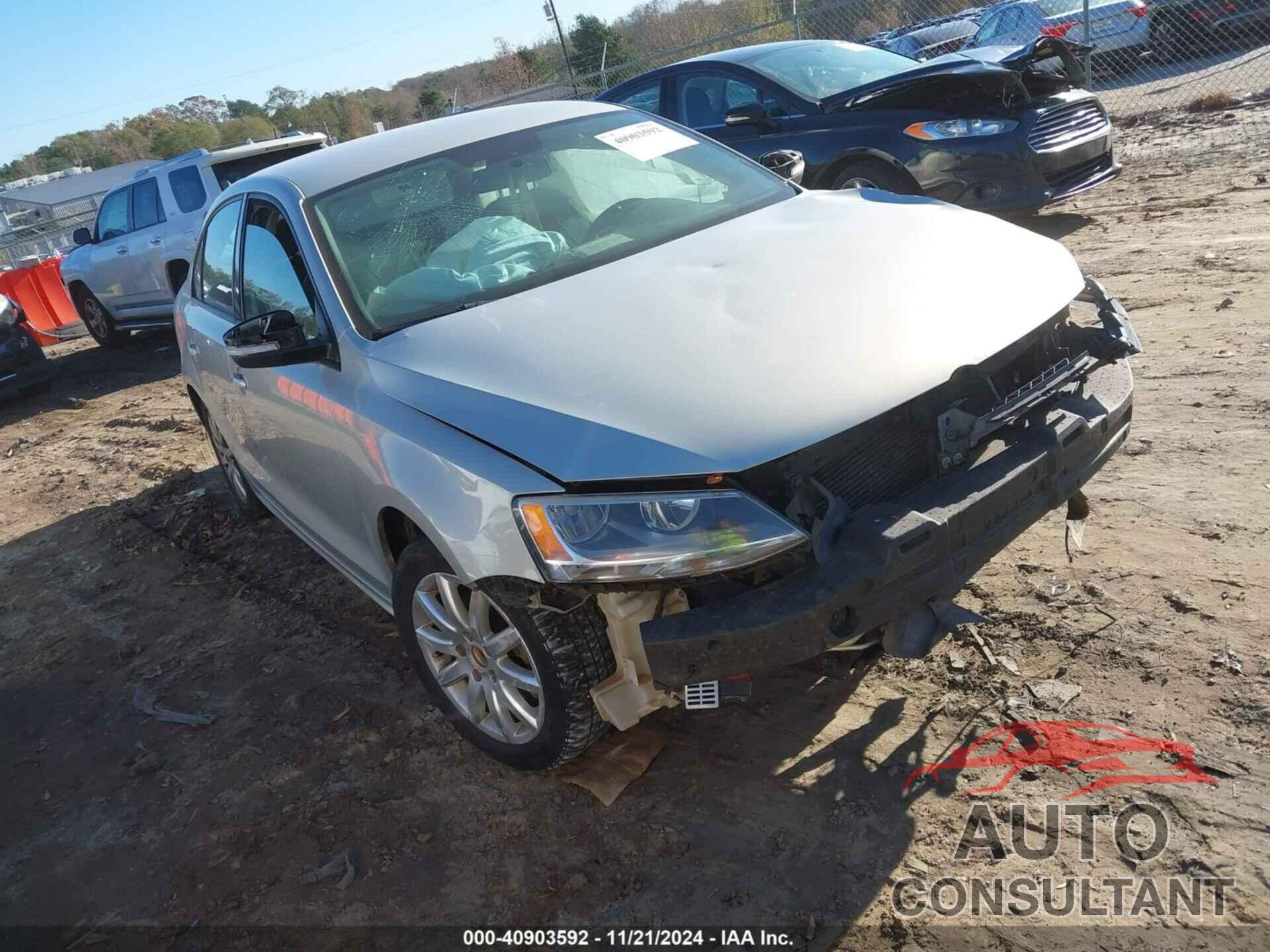 VOLKSWAGEN JETTA 2011 - 3VWDZ7AJ3BM047950