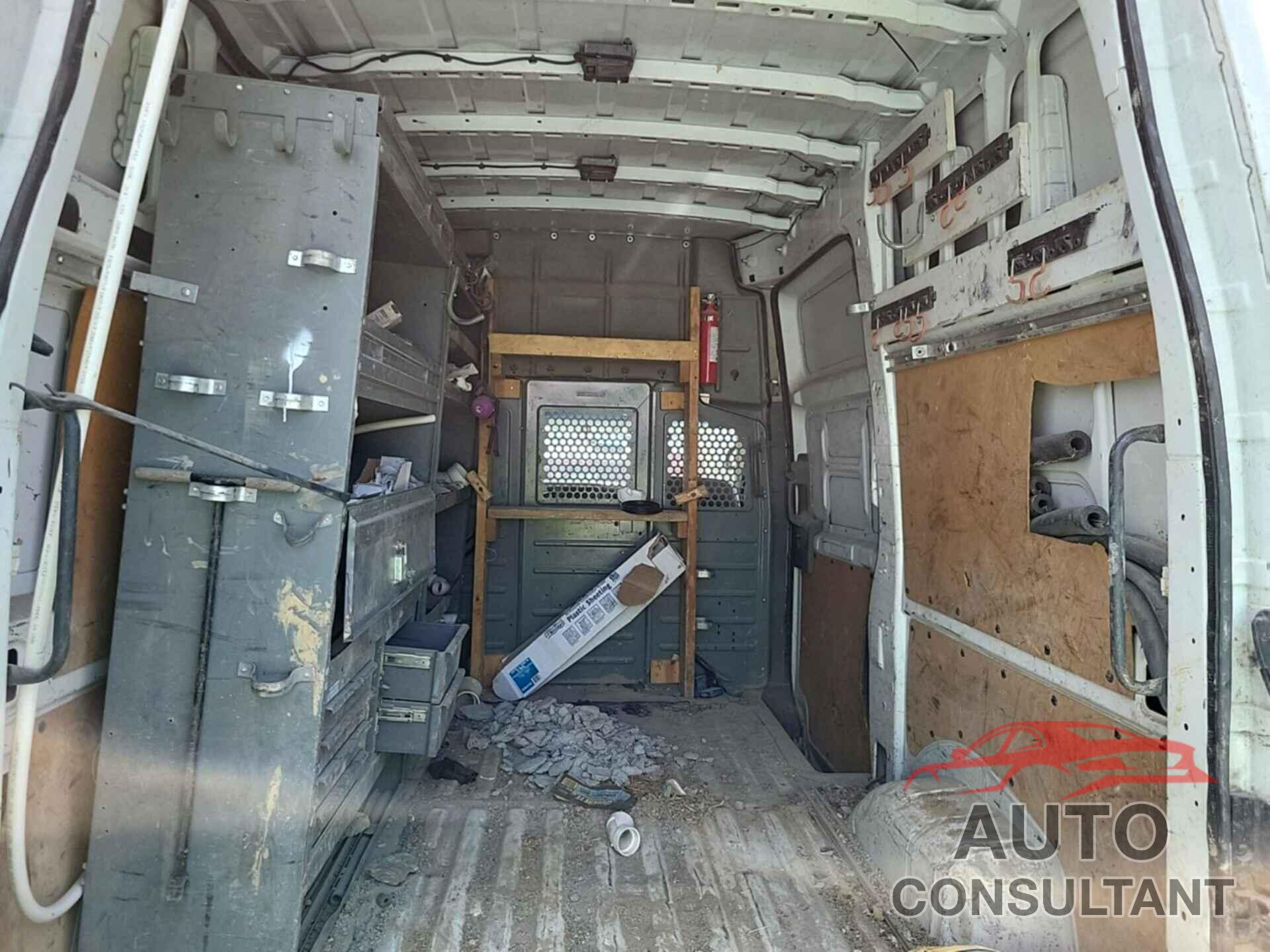 NISSAN NV 2018 - 1N6AF0LY1JN813899