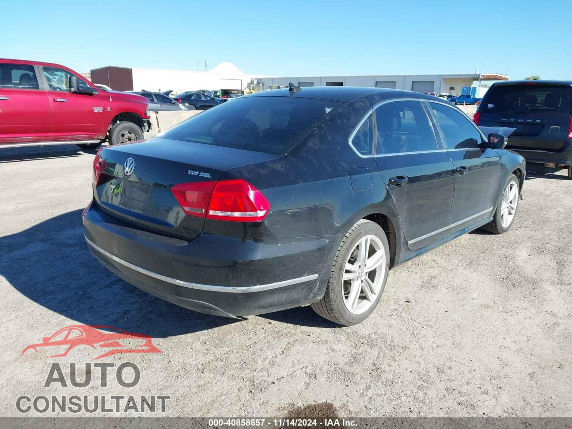 VOLKSWAGEN PASSAT 2013 - 1VWCN7A37DC123781