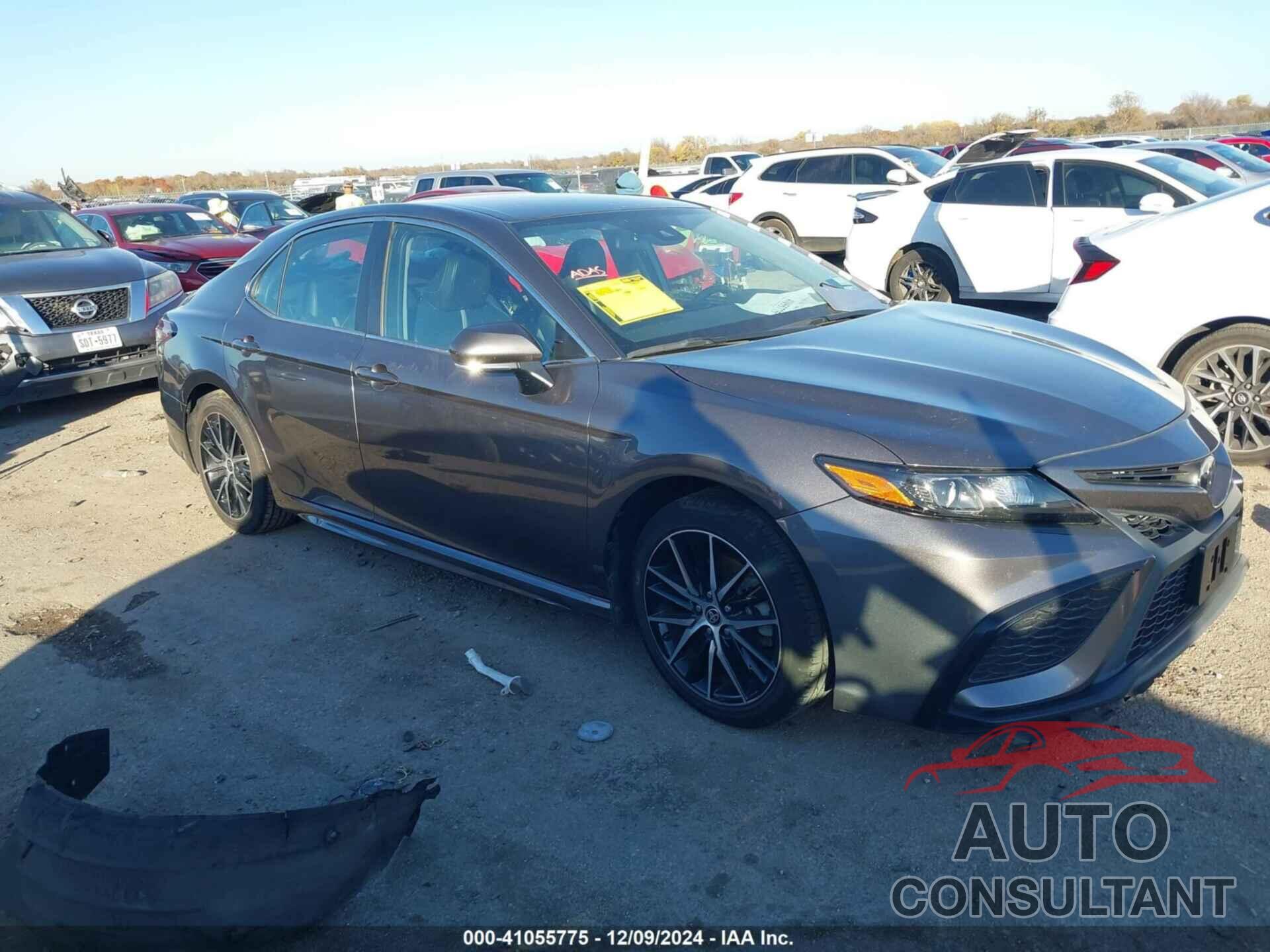 TOYOTA CAMRY 2022 - 4T1G11AK4NU665108