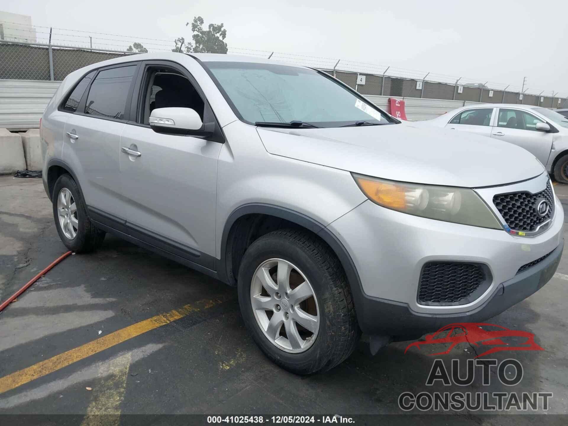 KIA SORENTO 2011 - 5XYKT3A11BG147935