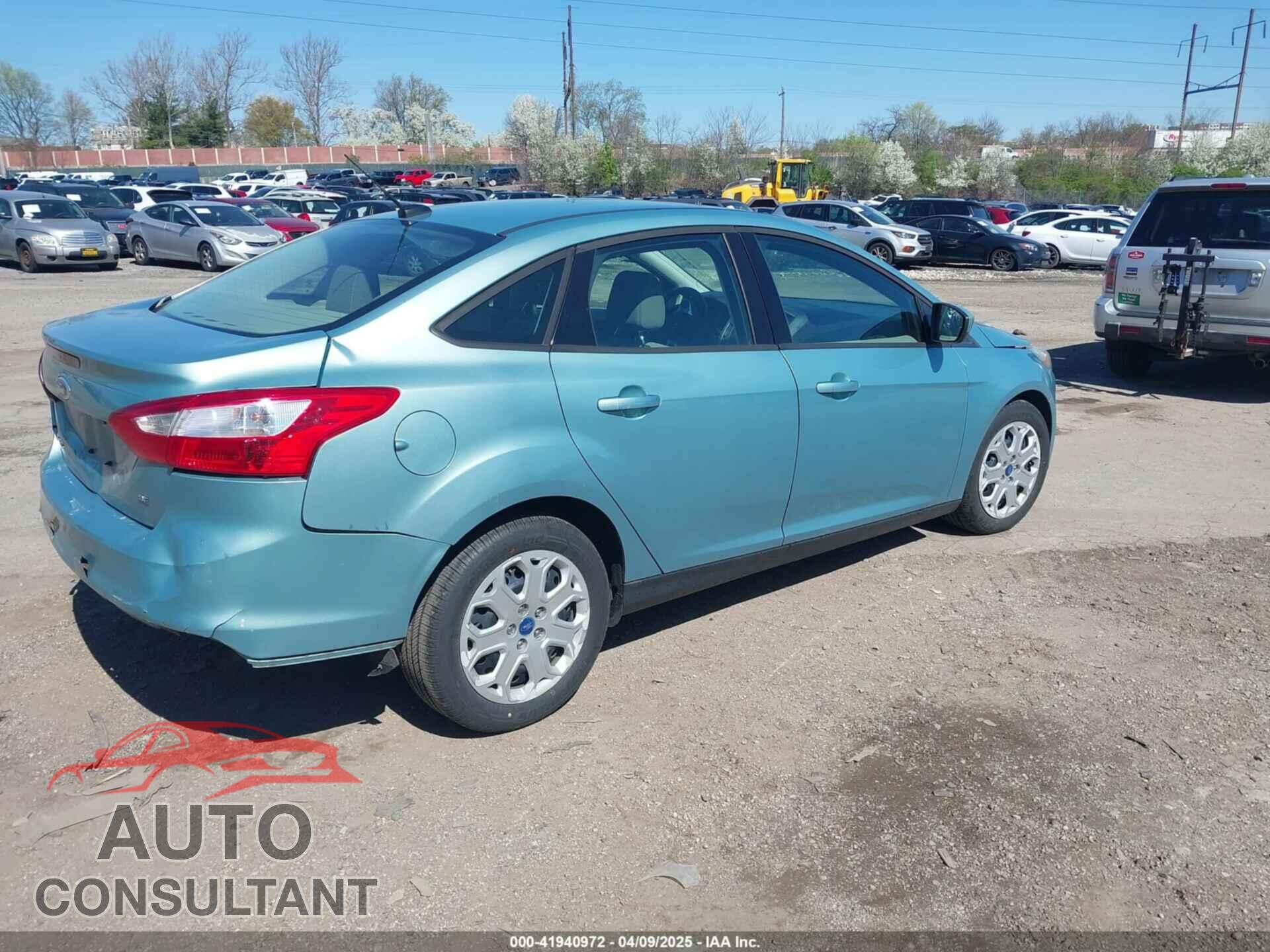 FORD FOCUS 2012 - 1FAHP3F24CL247104