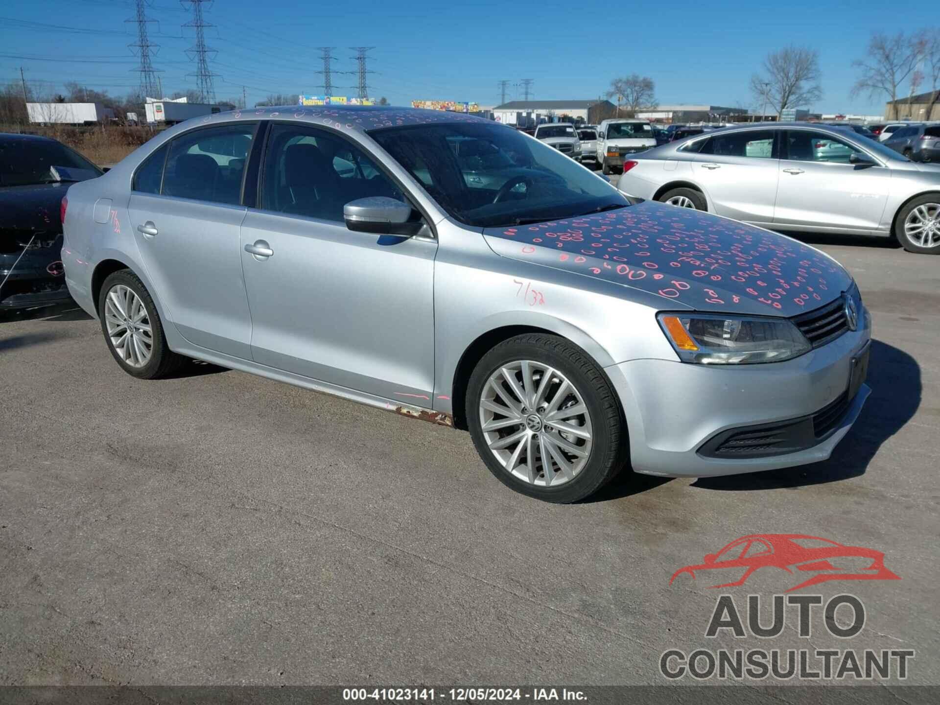 VOLKSWAGEN JETTA 2011 - 3VWDX7AJXBM345773