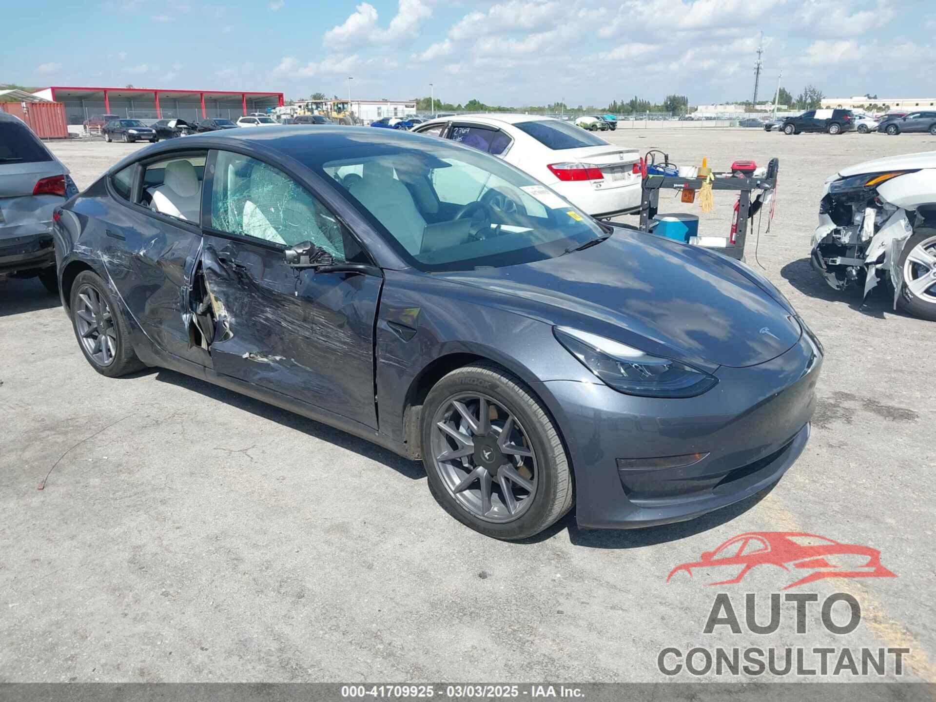 TESLA MODEL 3 2022 - 5YJ3E1EA9NF318424