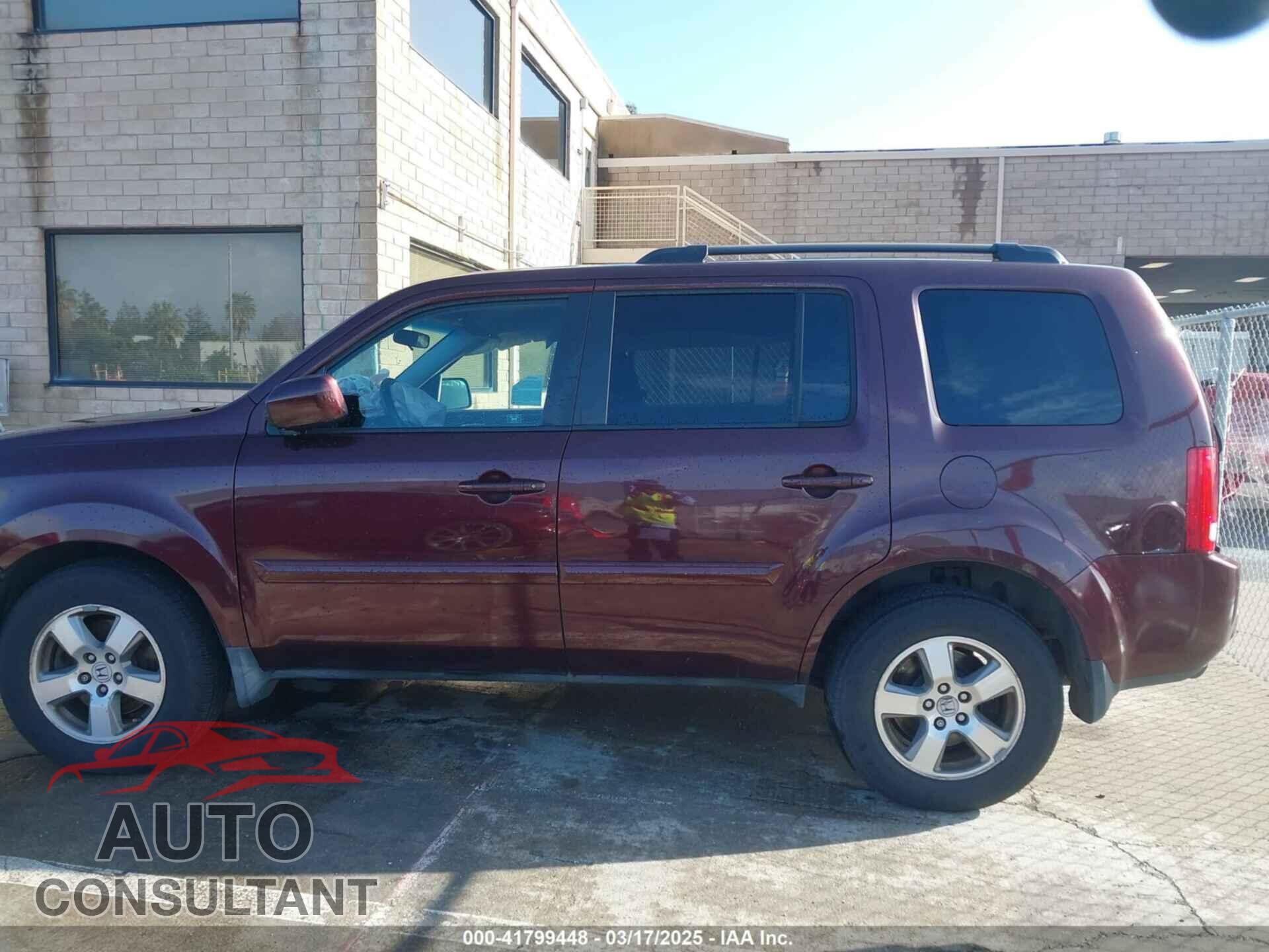 HONDA PILOT 2011 - 5FNYF3H40BB005357
