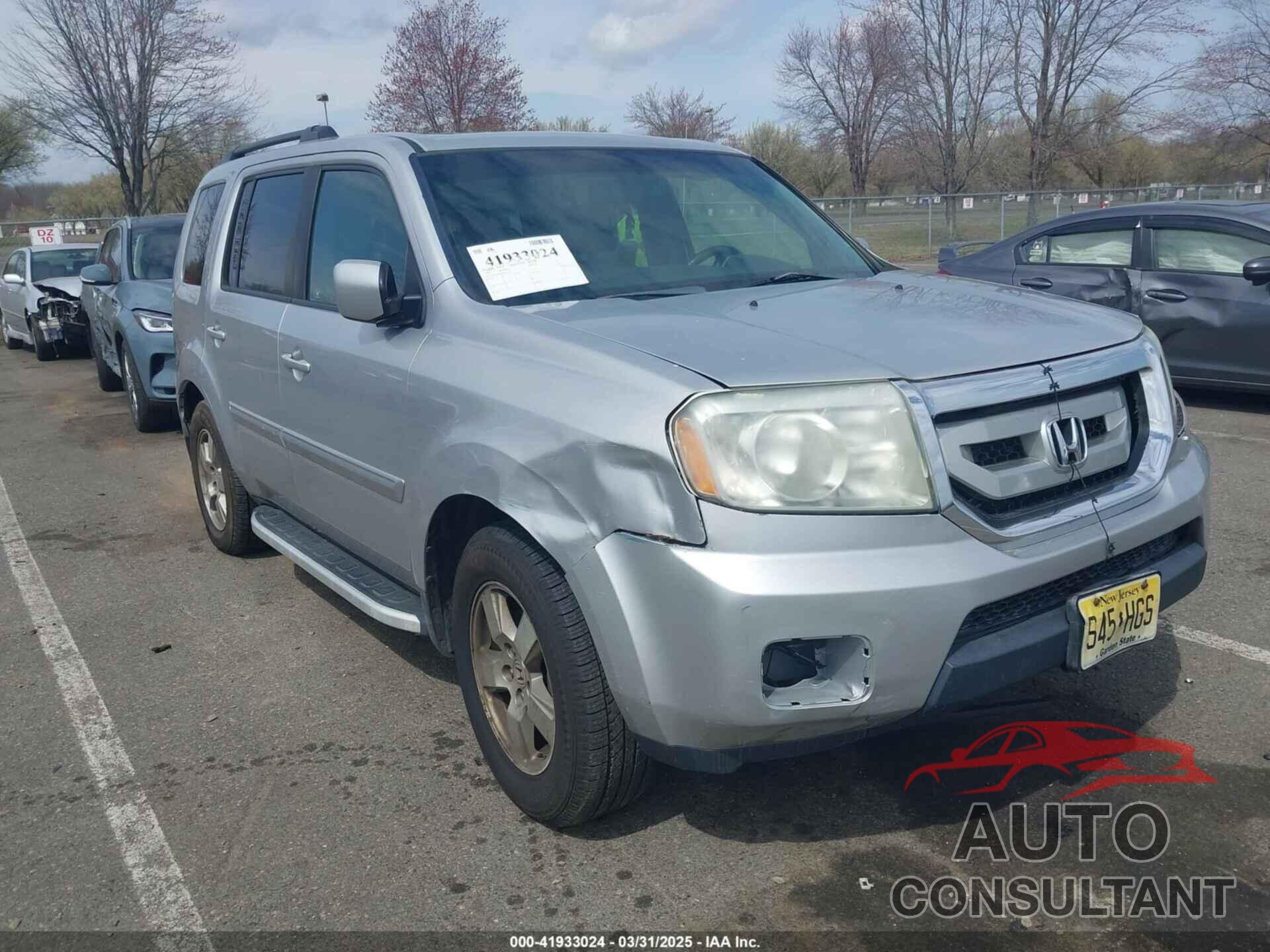 HONDA PILOT 2011 - 5FNYF4H68BB017361