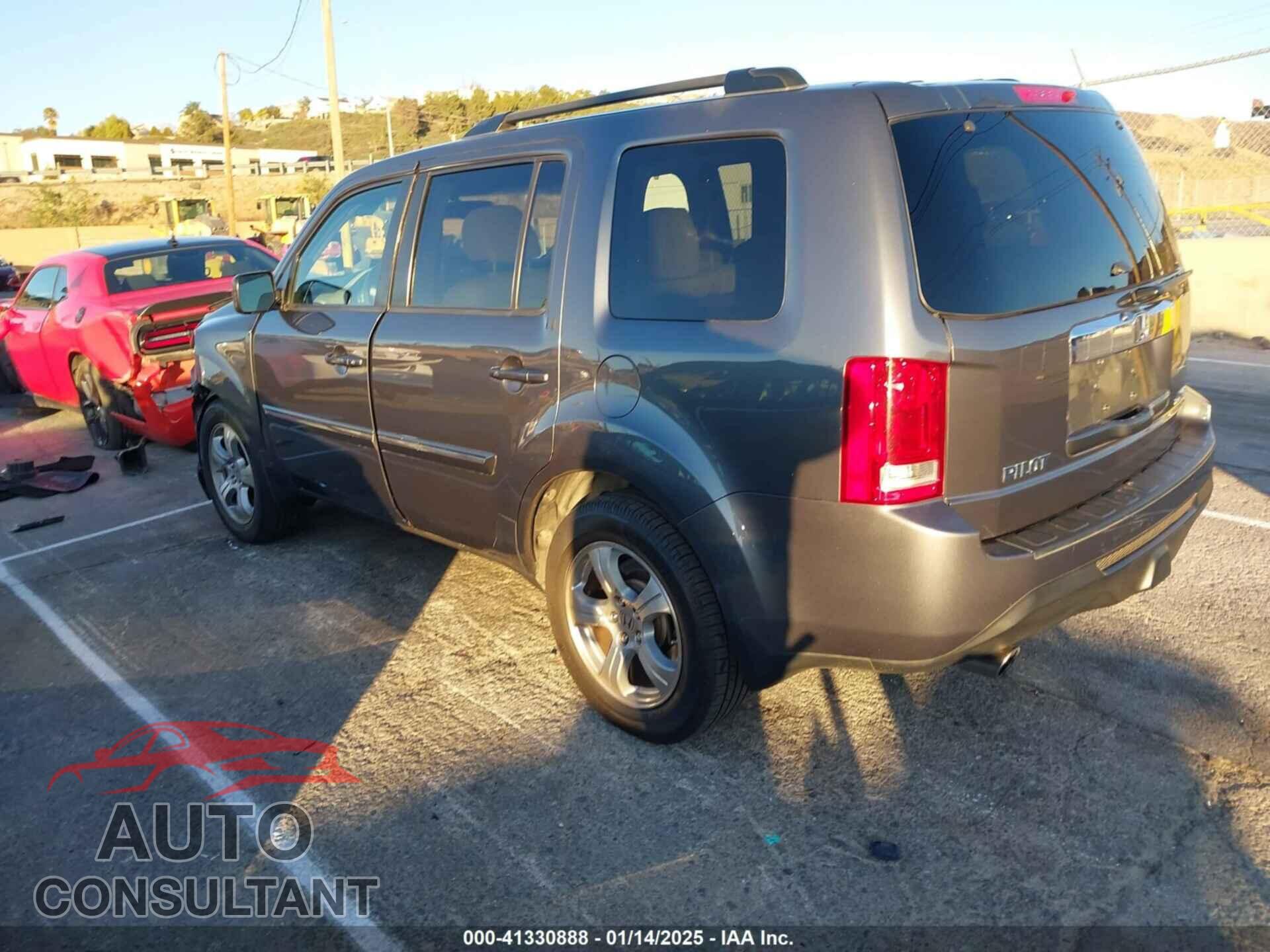 HONDA PILOT 2013 - 5FNYF4H77DB055241