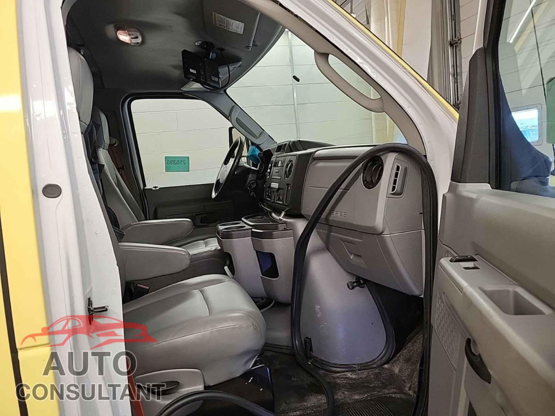 FORD ECONOLINE 2018 - 1FDXE4FS3JDC33201