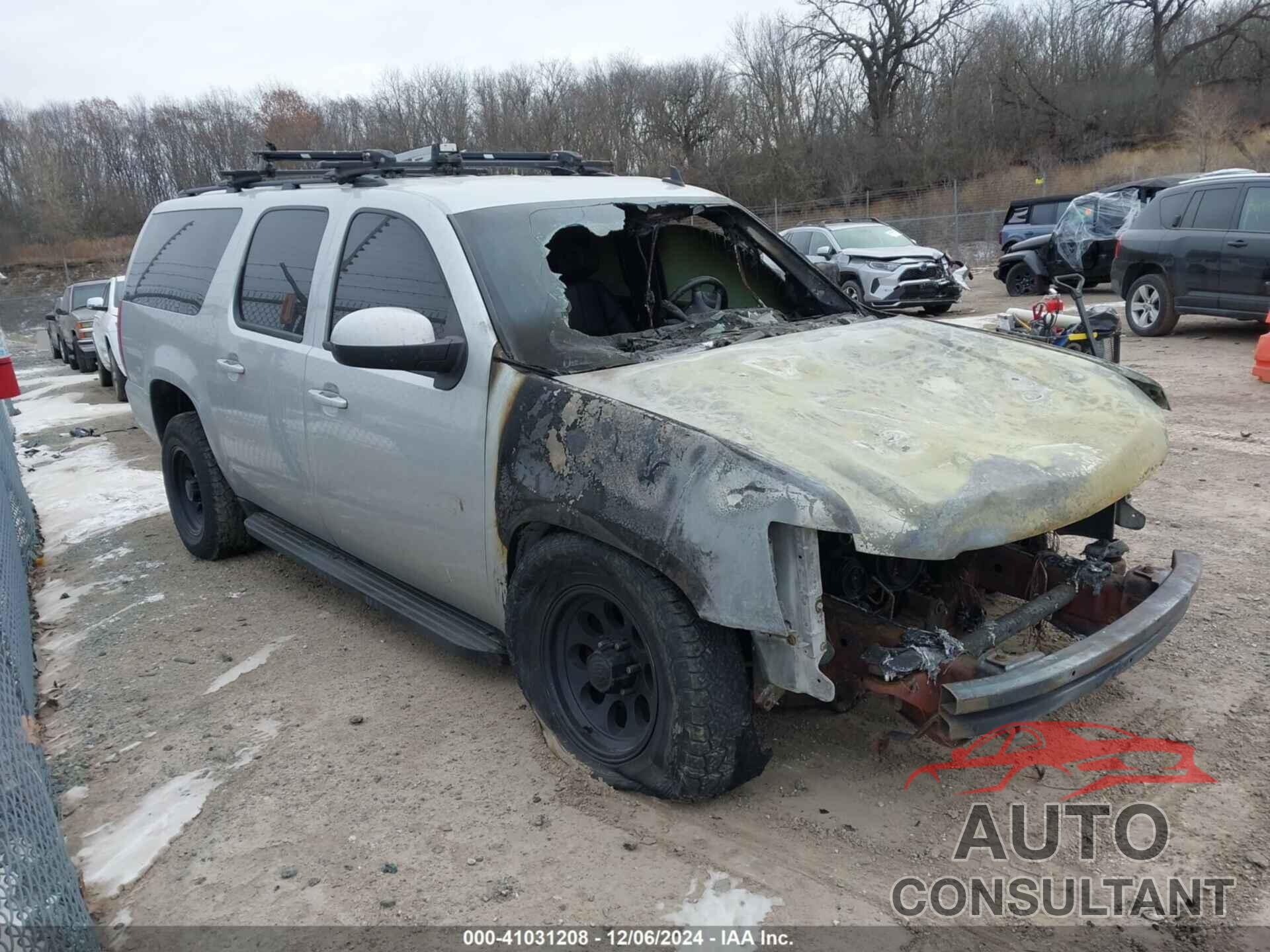 CHEVROLET SUBURBAN 1500 2011 - 1GNSKJE3XBR306270