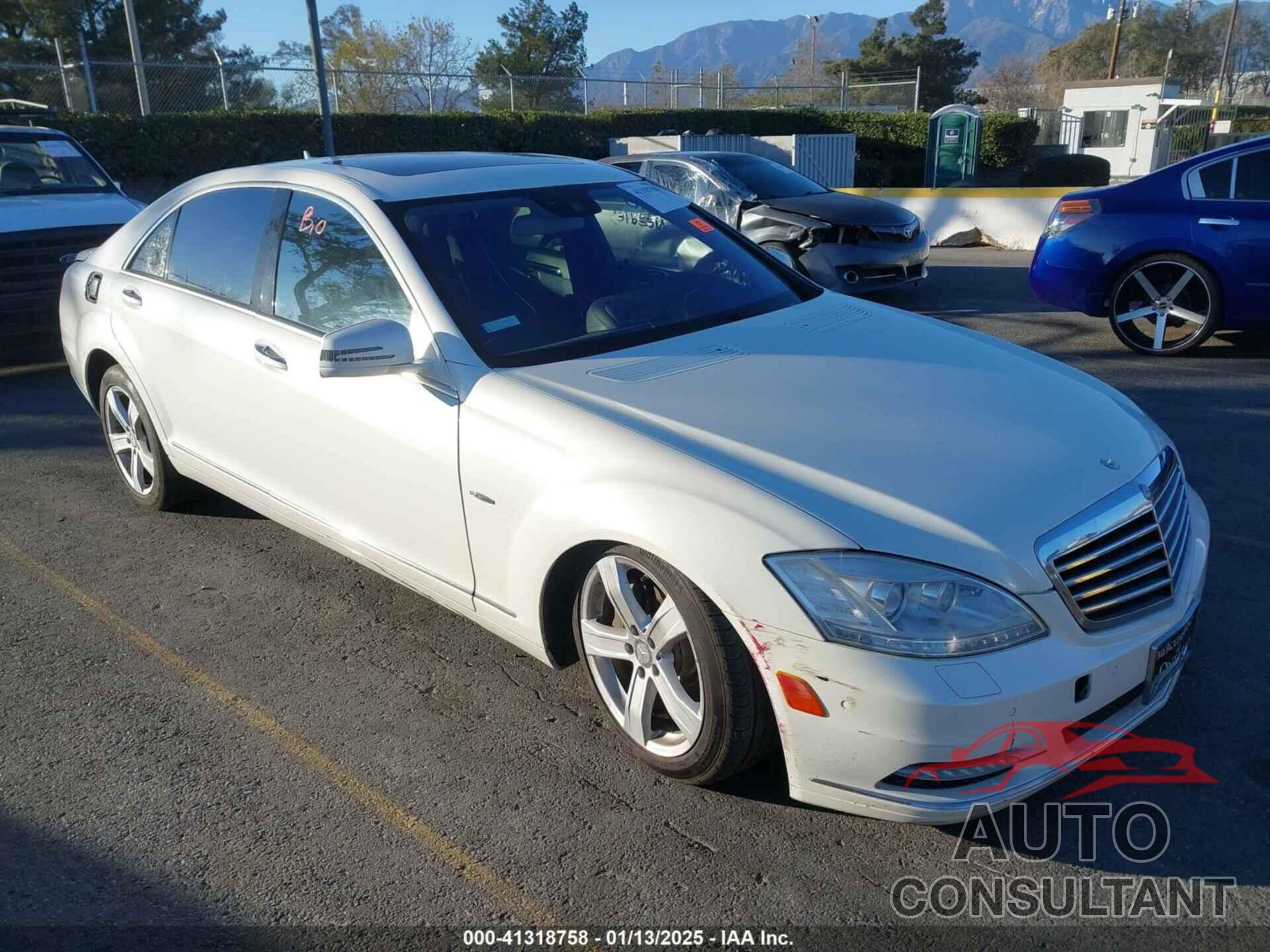 MERCEDES-BENZ S 550 2012 - WDDNG7DB2CA471013