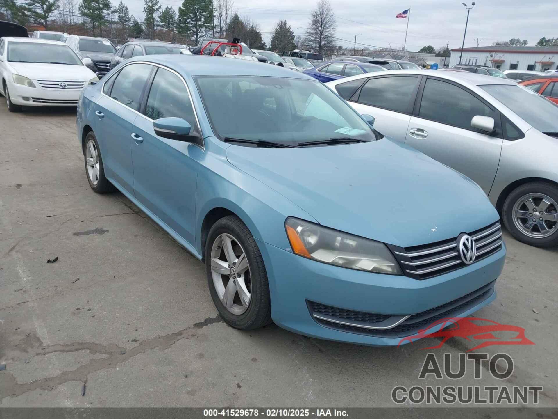 VOLKSWAGEN PASSAT 2013 - 1VWBH7A3XDC083442