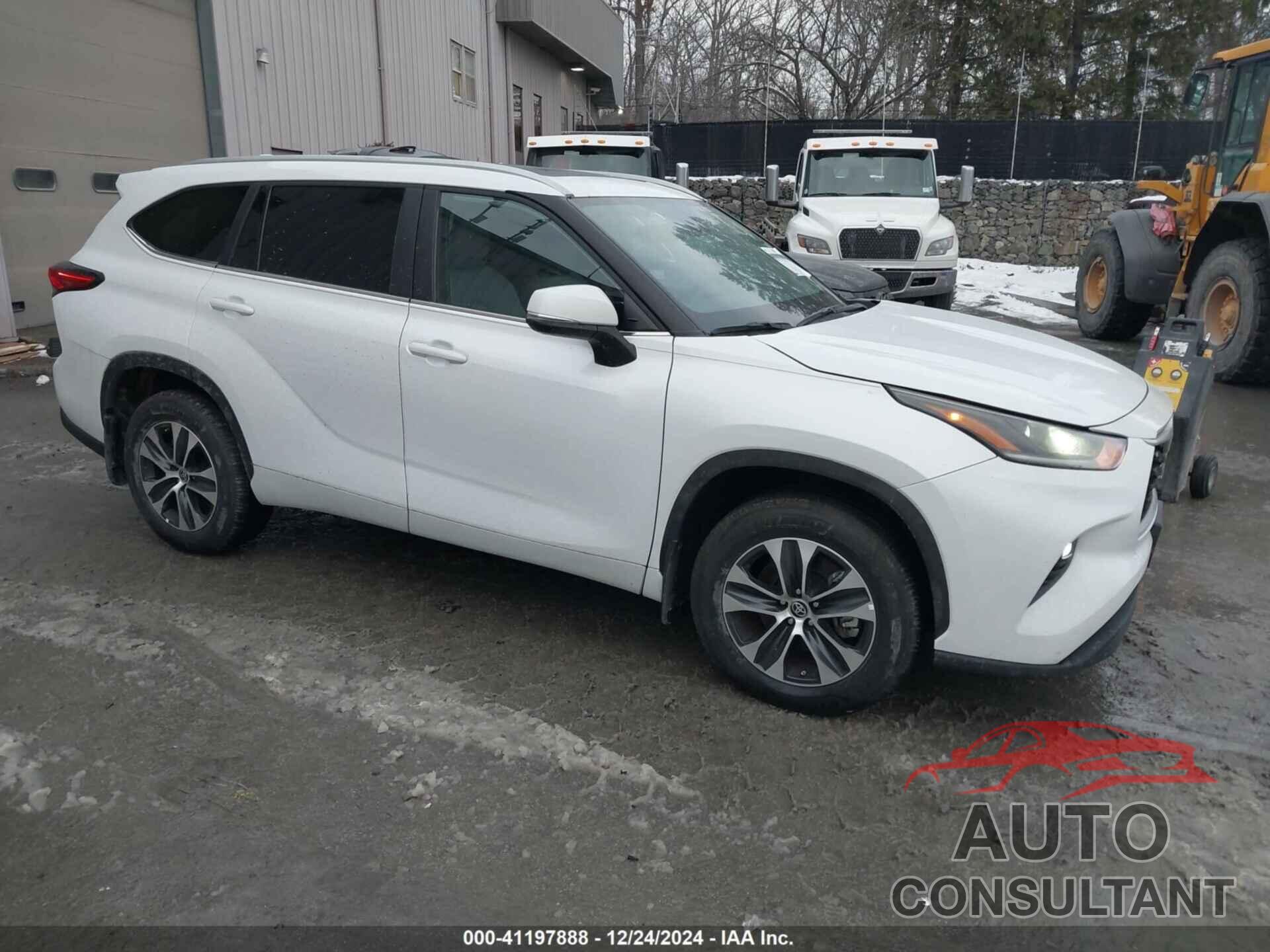 TOYOTA HIGHLANDER 2023 - 5TDKDRBH2PS037837