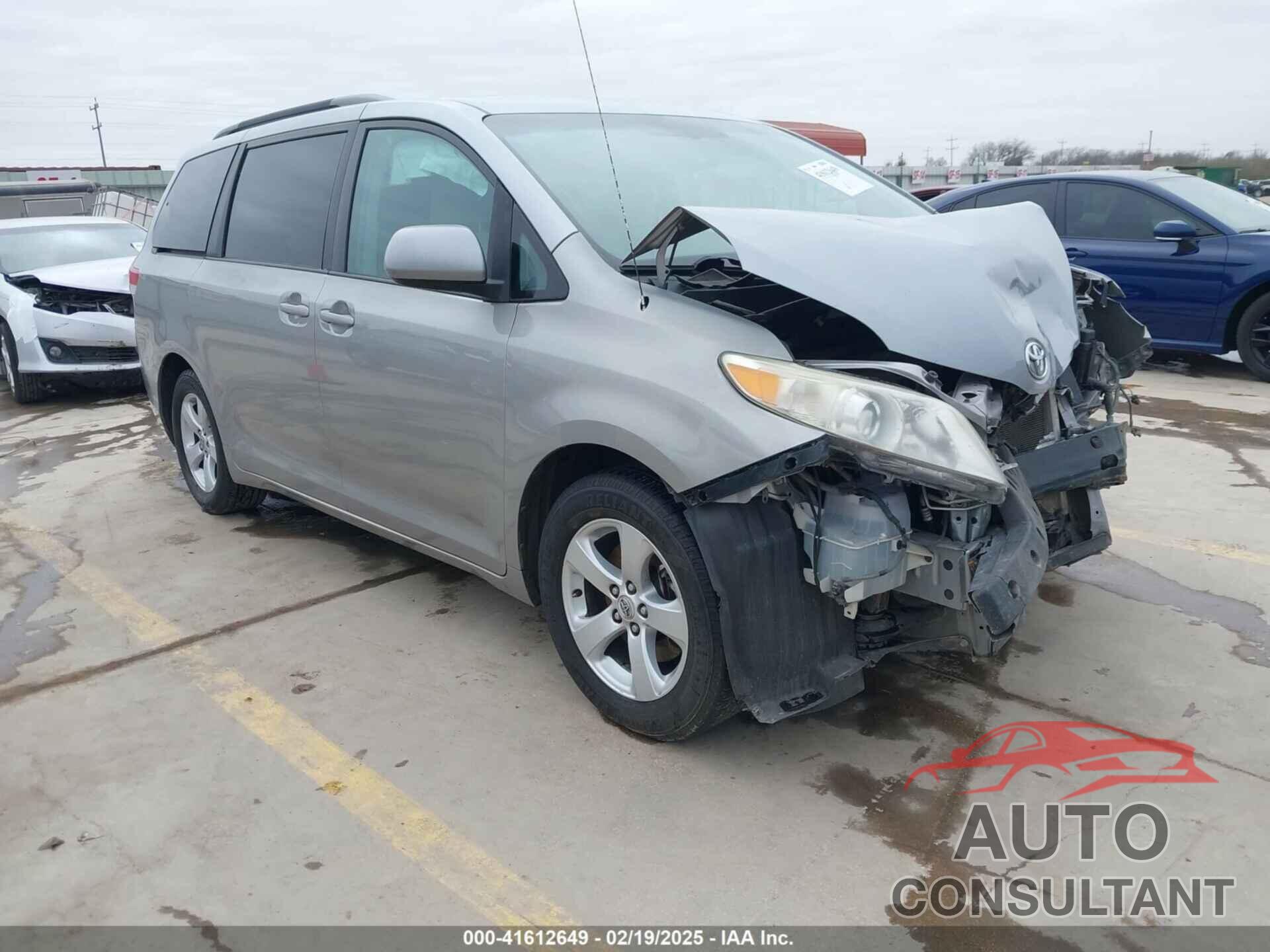 TOYOTA SIENNA 2011 - 5TDKK3DC6BS064973