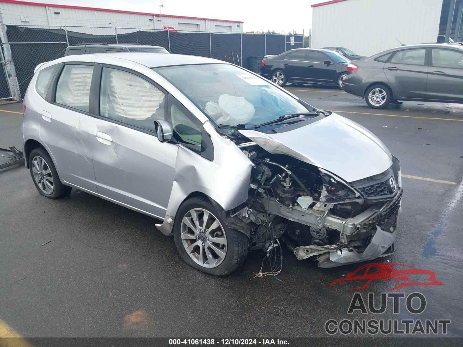 HONDA FIT 2013 - JHMGE8H58DC070833
