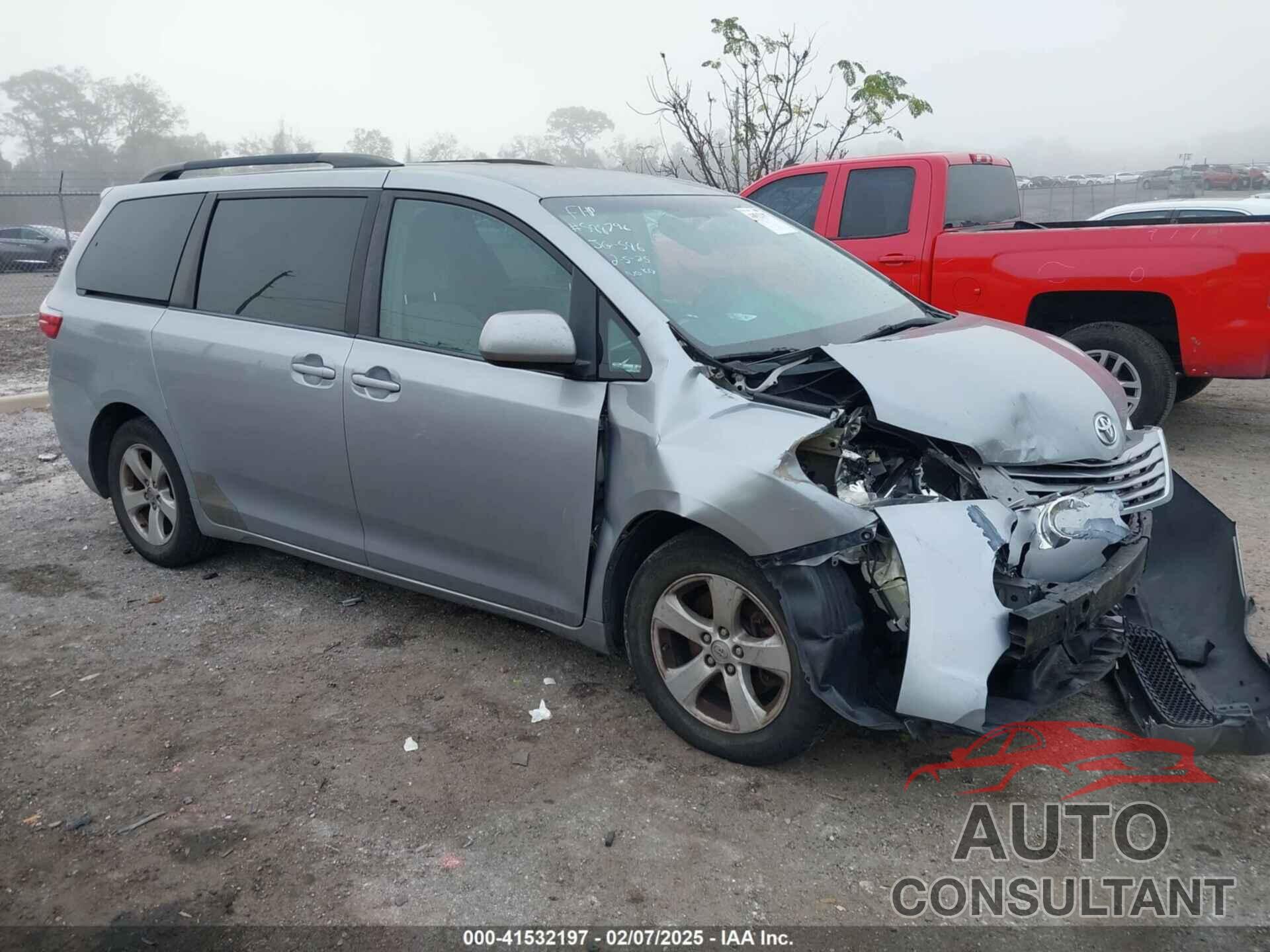 TOYOTA SIENNA 2015 - 5TDKK3DC3FS588720